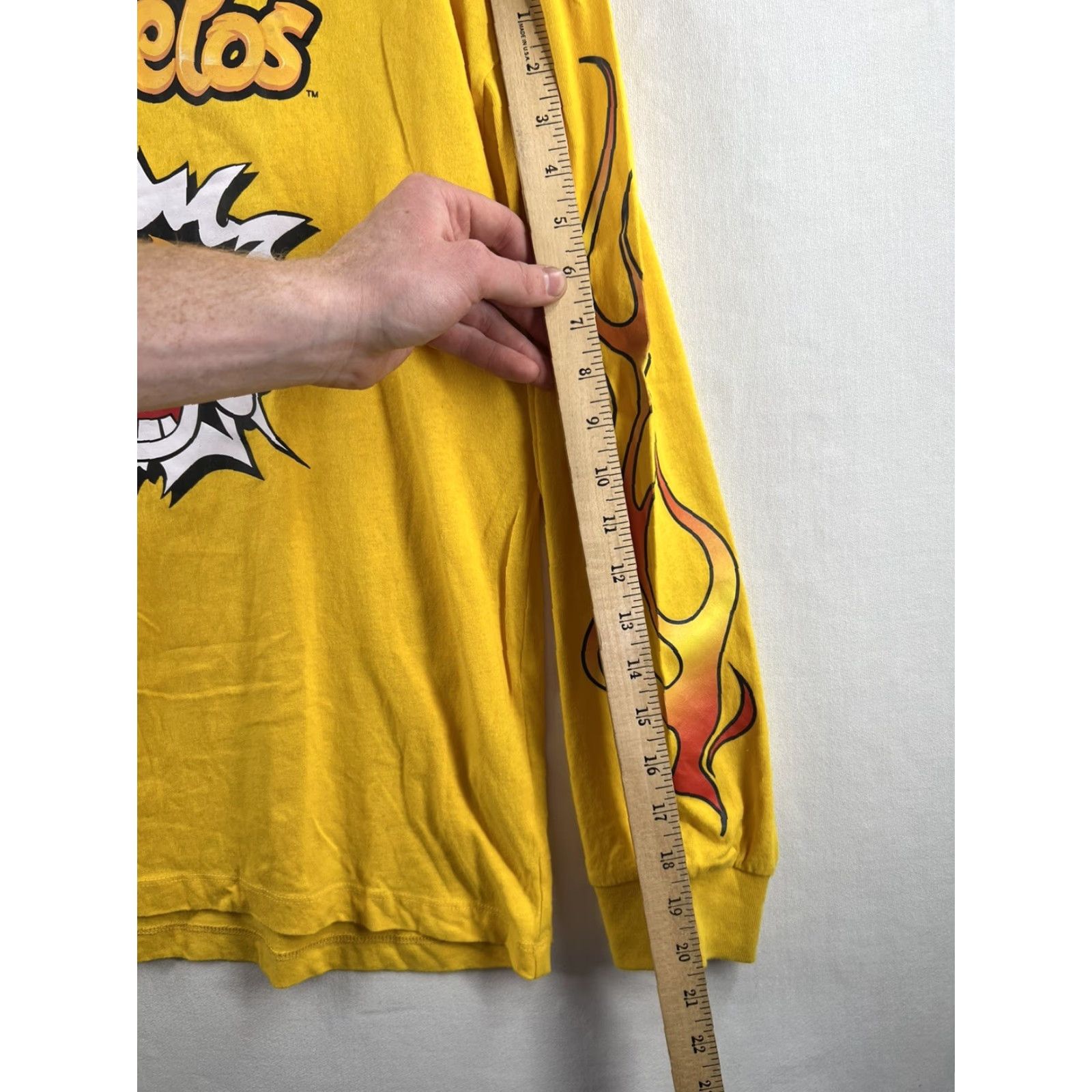 Forever 21 FOREVER 21 T-Shirt Shirt Yellow Cotton Knit Long Sleeve Crew Neck Cheetos Flame Casual Unisex Adults M Medium Vintage No Size M / US 6-8 / IT 42-44 - 5 Thumbnail