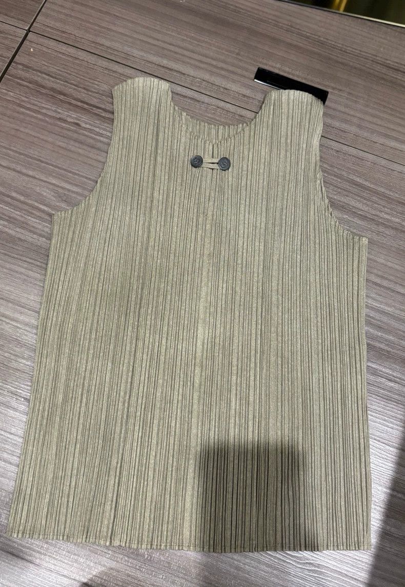 Issey Miyake Issey Miyake size:3 A high-end and rare gray-green vest to Size M / US 6-8 / IT 42-44 - 1 Thumbnail