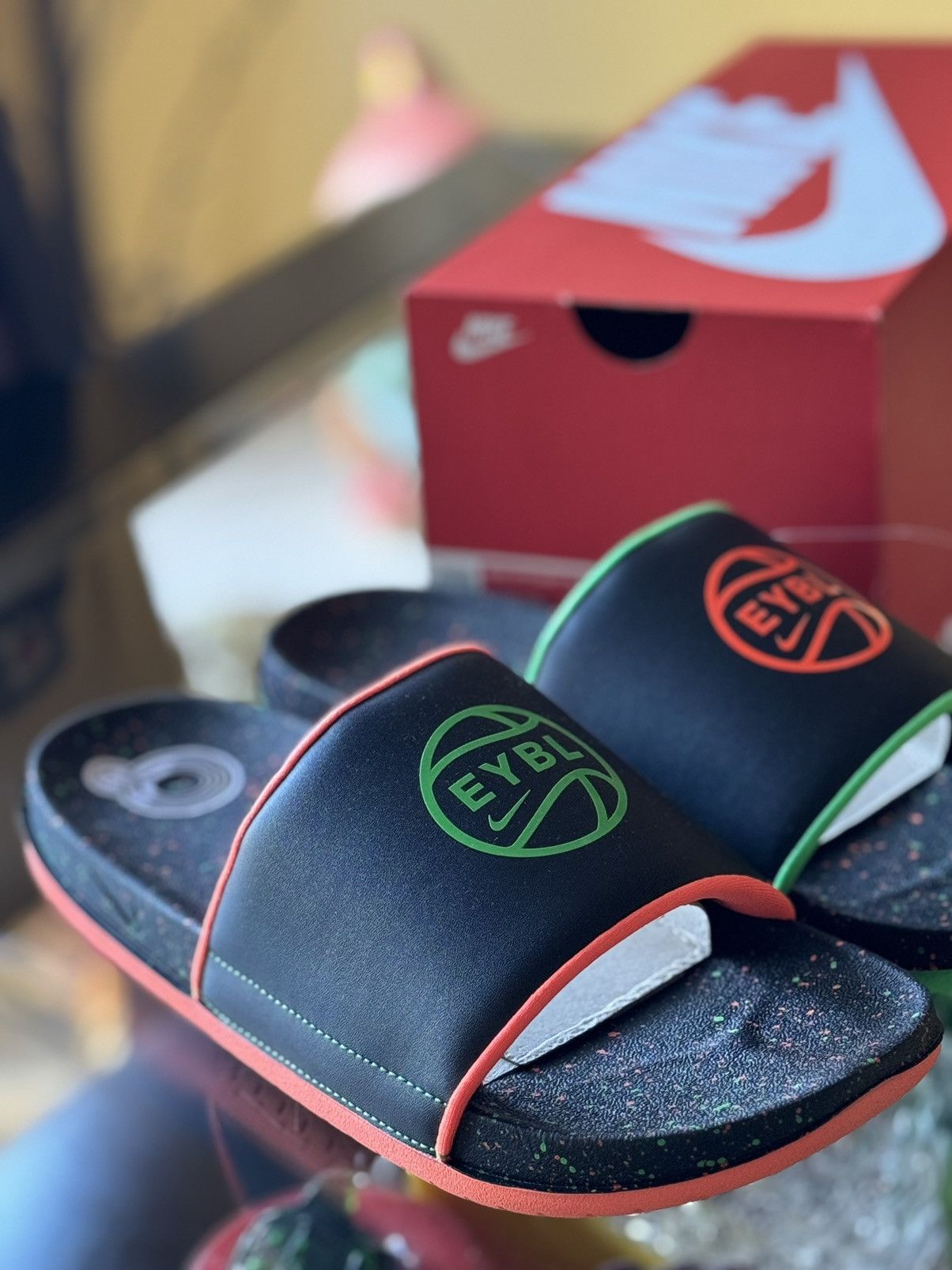 Nike Nike OffCourt Slide EYBL Size US 12 / EU 45 - 6 Thumbnail