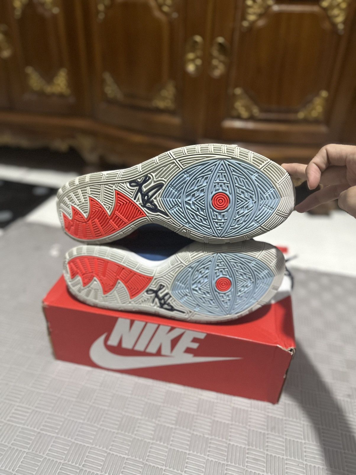 Nike Kyrie 6 EP USA Size US 10.5 / EU 43-44 - 5 Thumbnail
