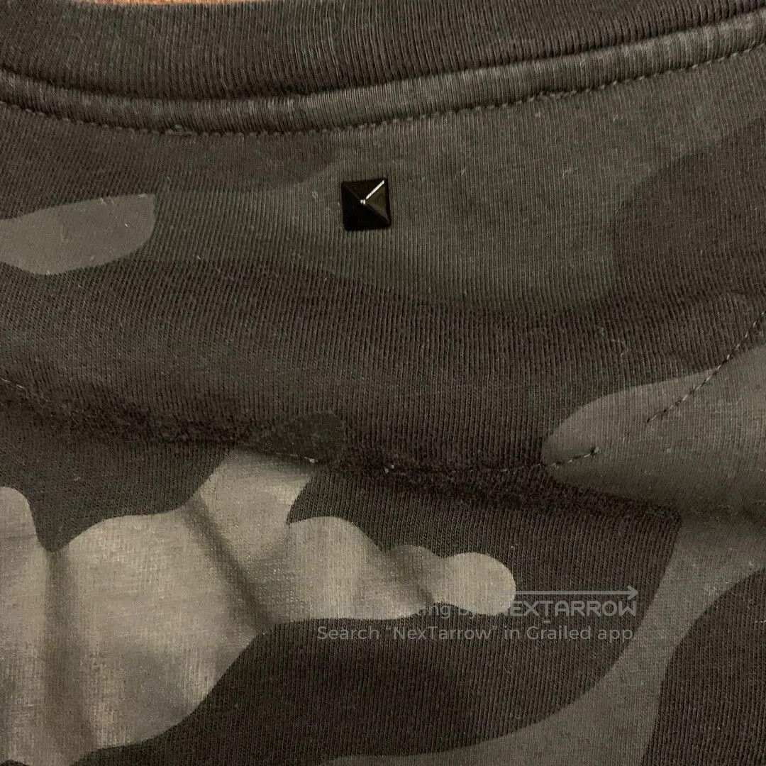 Valentino valentino black camo t-shirt with studs. Size US M / EU 48-50 / 2 - 4 Thumbnail