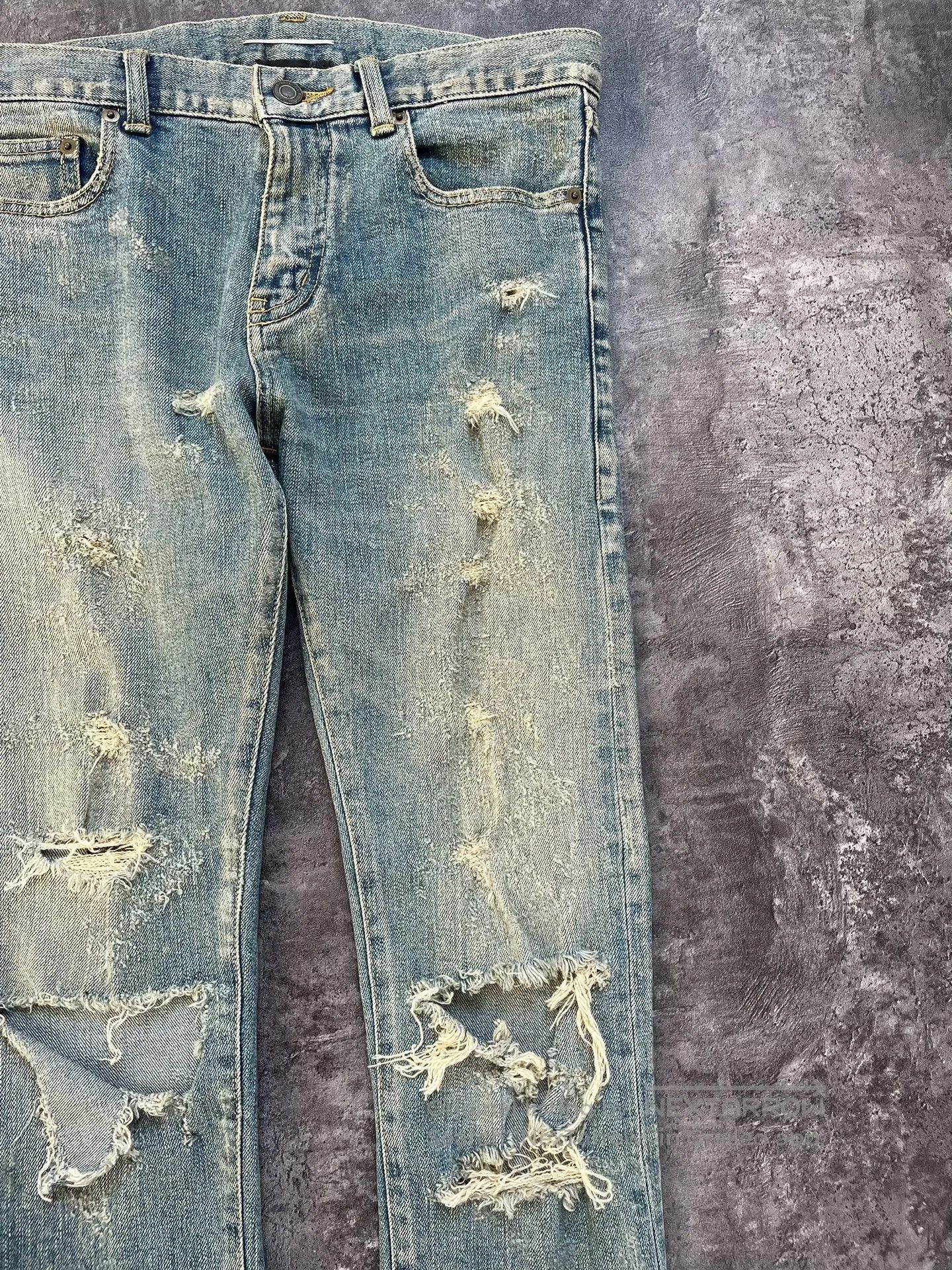Saint Laurent Paris Saint Laurent Distressed Light Blue Jeans. Size US 29 - 4 Thumbnail
