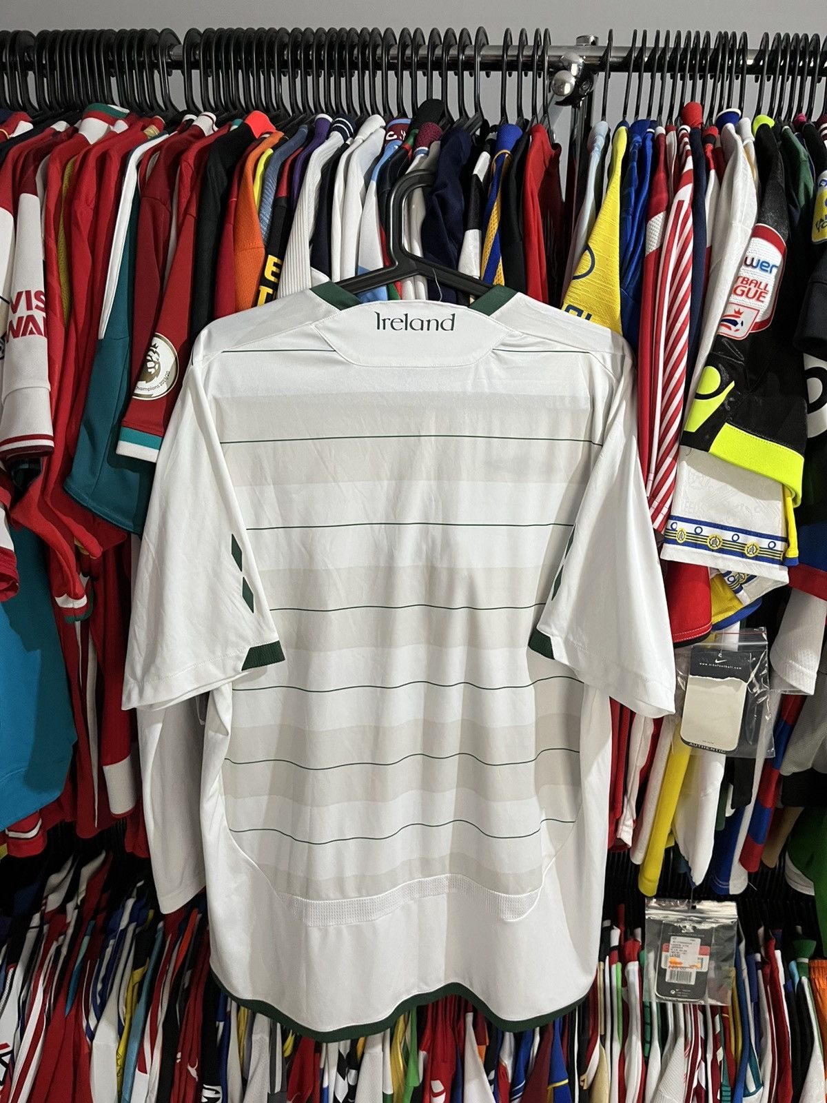 Umbro Umbro Ireland 2009 Away Soccer Jersey Size US XL / EU 56 / 4 - 6 Thumbnail