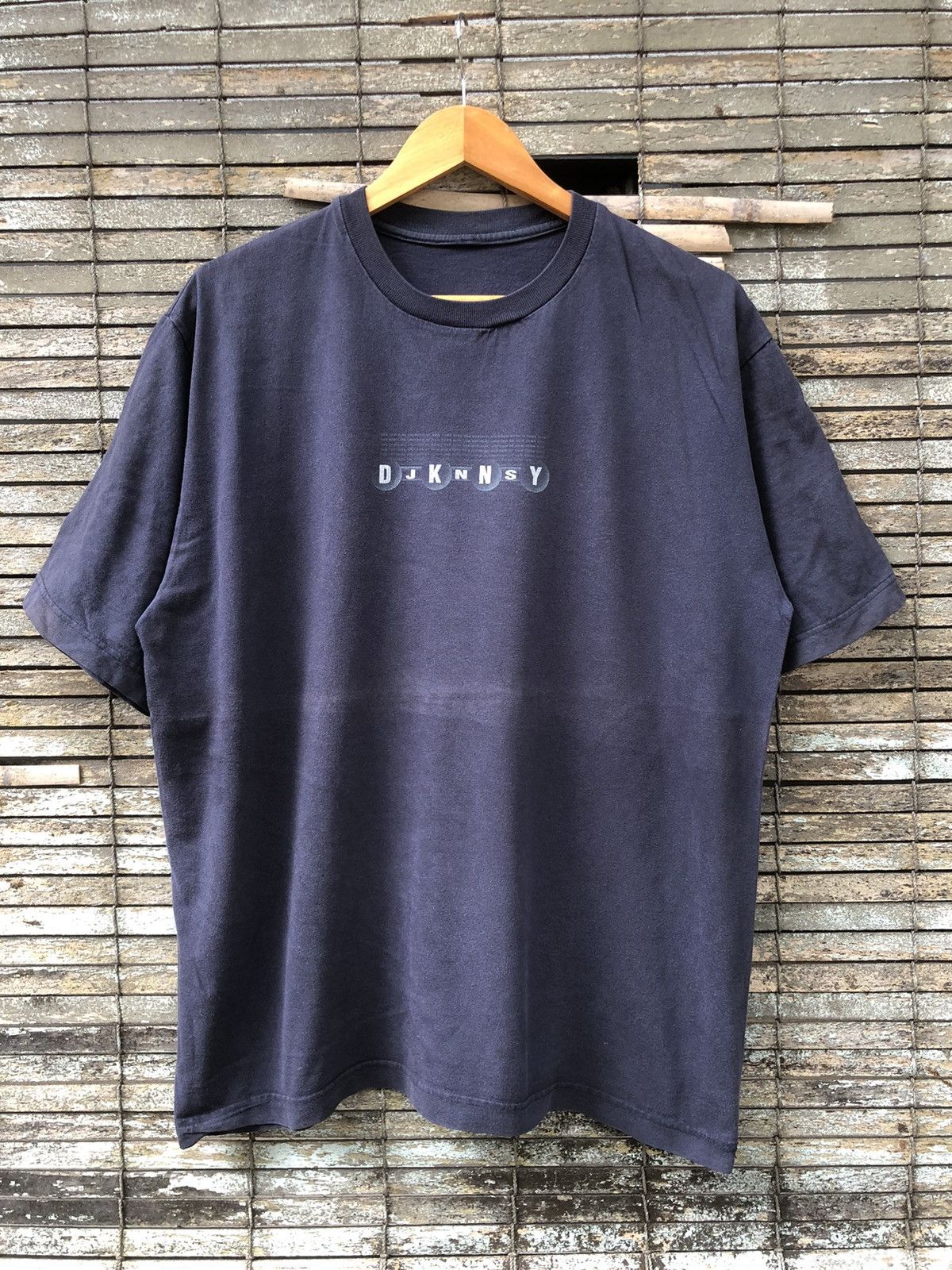 DKNY × Vintage Vintage 90s Sunfaded DKNY JEANS Centre Logo Tee Size US L / EU 52-54 / 3 - 1 Thumbnail