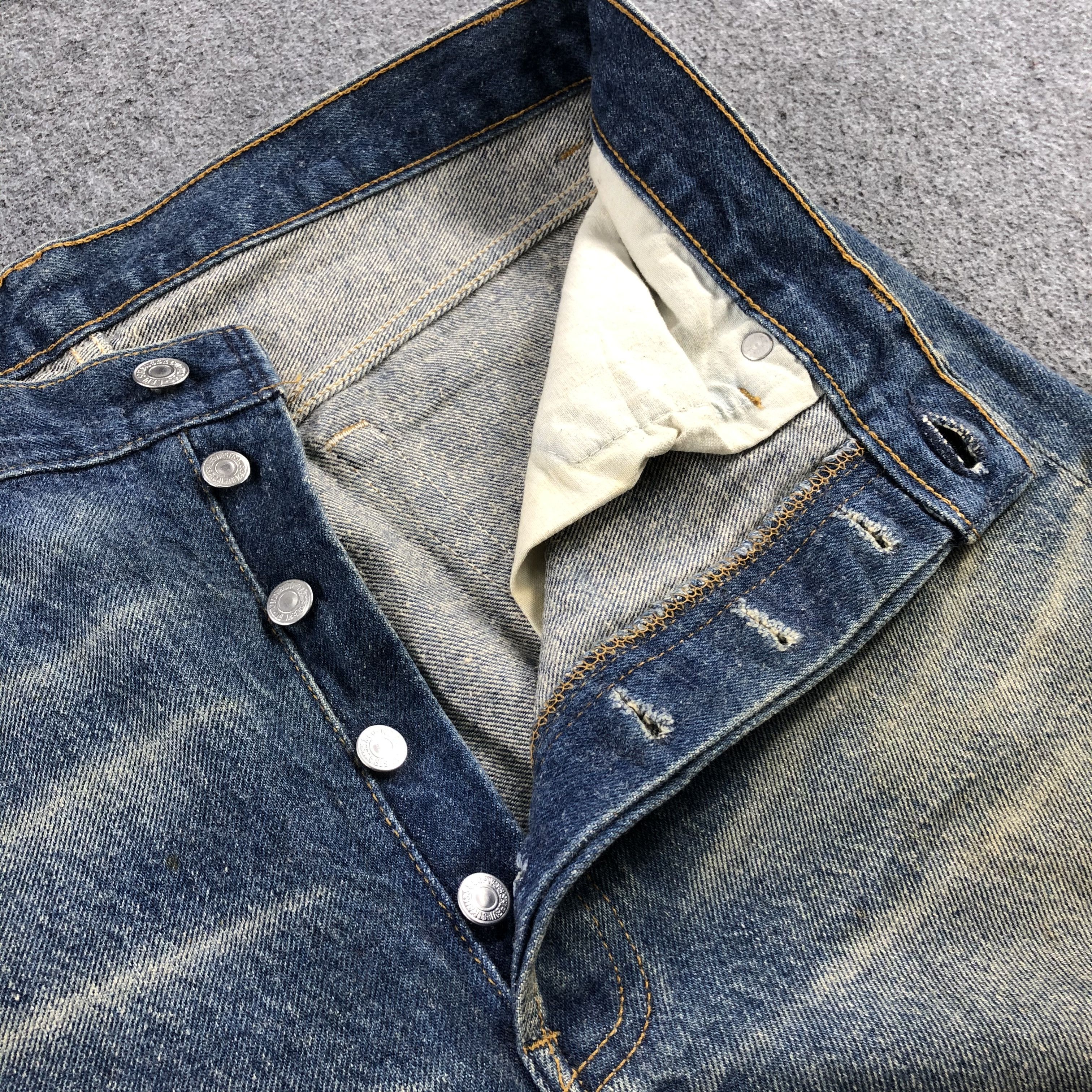 Levi's 90s Vintage Blue Wash Levis 501 Jeans-J1809 Size US 33 - 9 Thumbnail