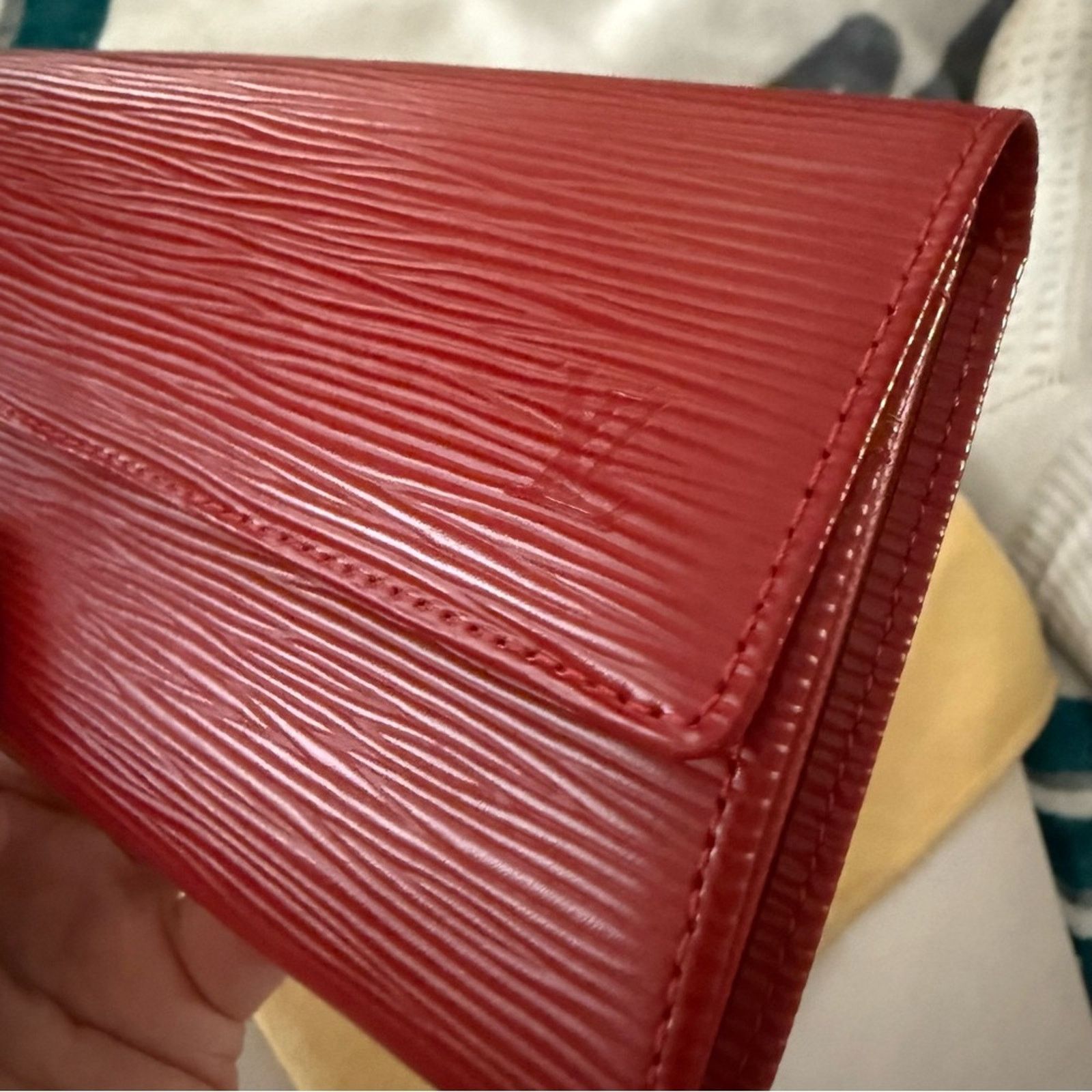 Louis Vuitton Louis Vuitton Epi Red Sarah Textured Leather Wallet Size ONE SIZE - 11 Thumbnail