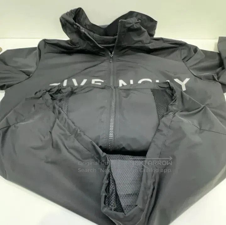 Givenchy Givenchy Men's Letter Print Zip Long Sleeve Jacket. Size US S / EU 44-46 / 1 - 7 Thumbnail