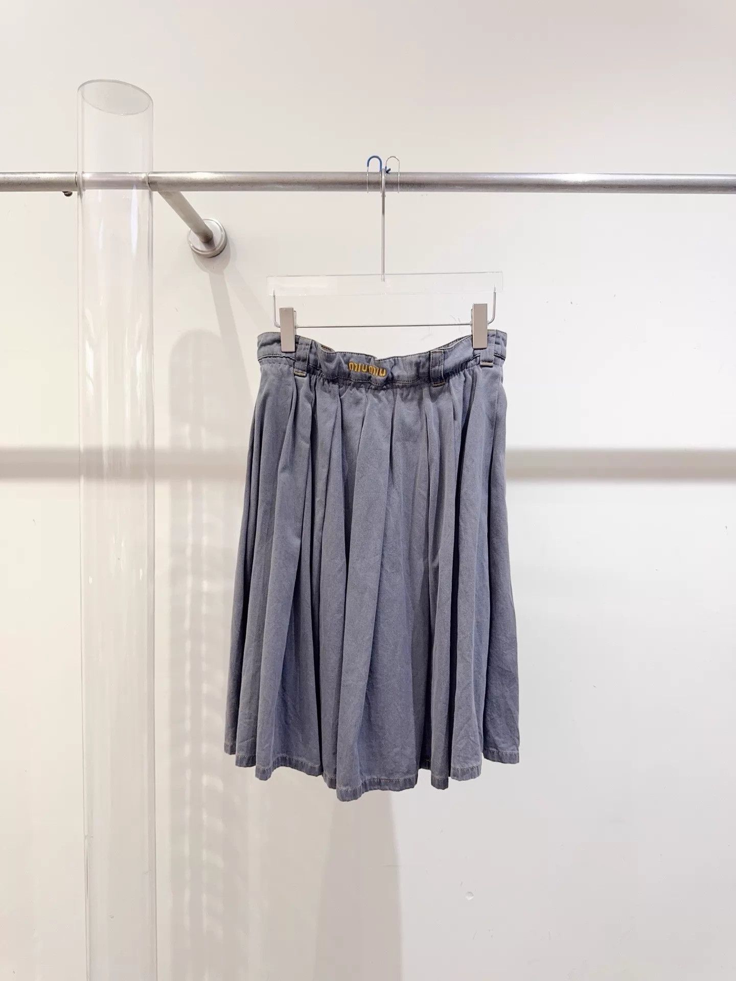 Miu Miu MIU MIU SS25 Pleated Midi Skirt Size 36 NWT Size 25" / US 0 / IT 36 - 3 Thumbnail