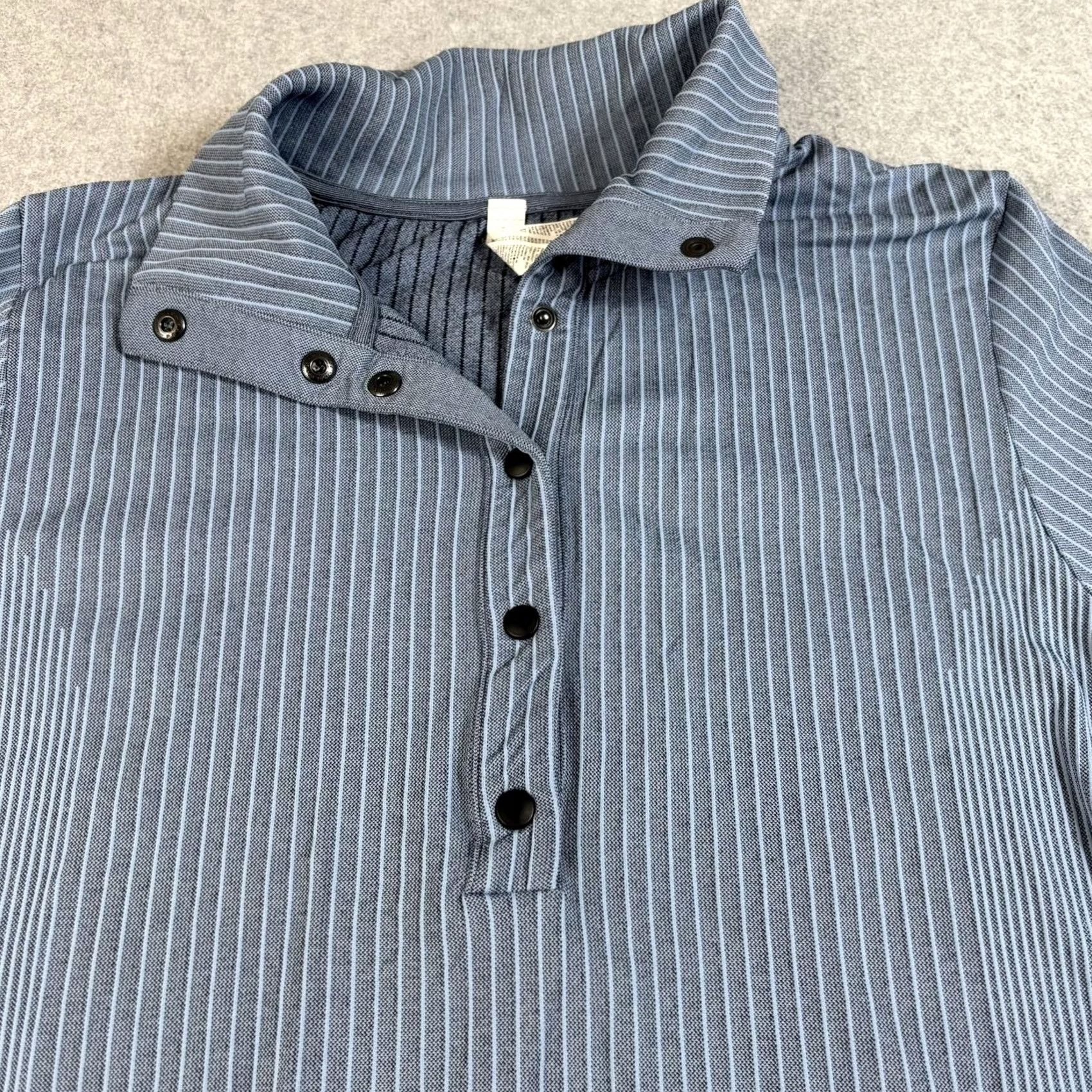Athleta VINTAGE Athleta Flurry Shirt Women L Blue Seamless Ribbed Long Sleeve Henley Hiking Size L / US 10 / IT 46 - 3 Thumbnail