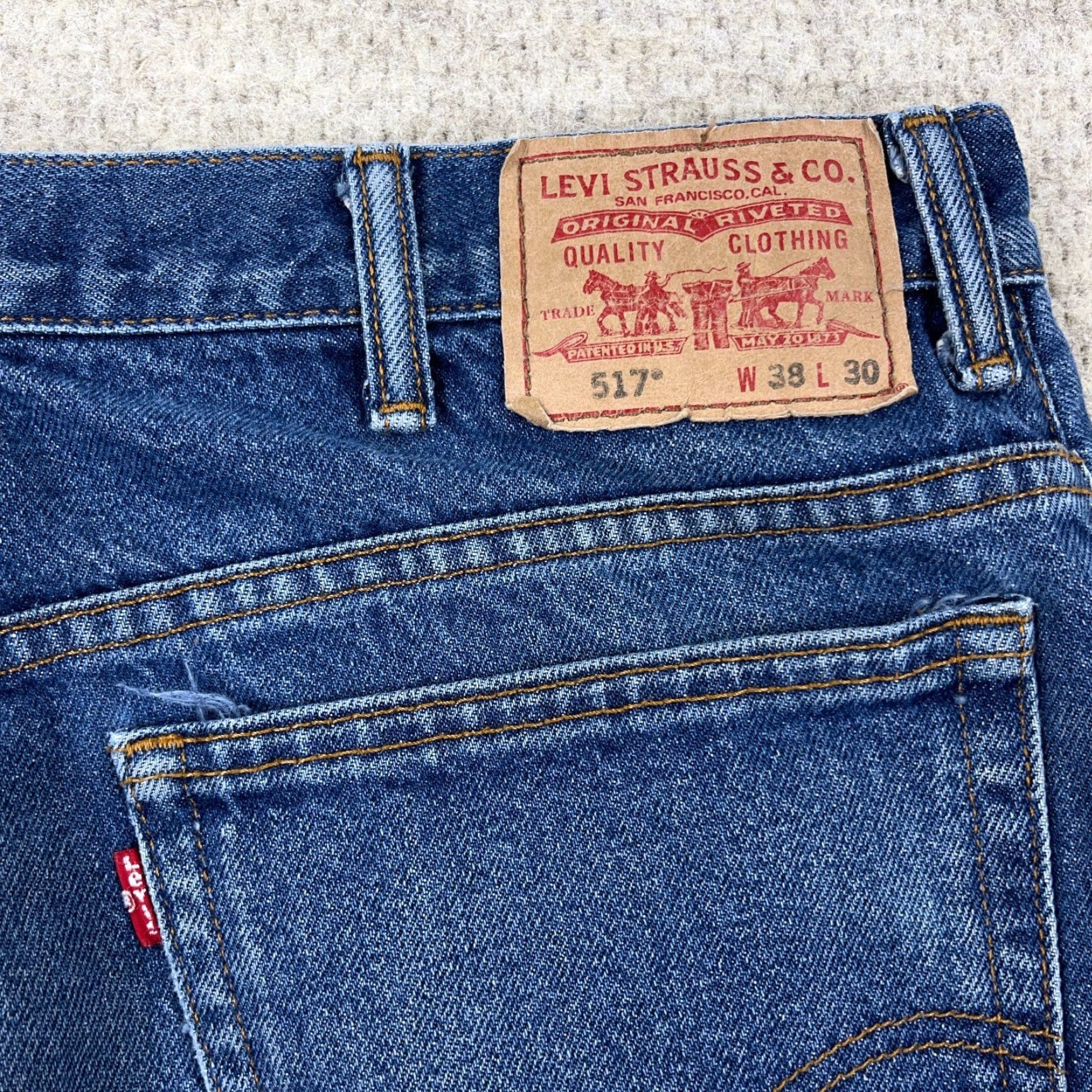 Levi's VINTAGE Levi's 517 Jeans Men 36x29 Boot Cut Med Wash Dark Blue Jeans Mens 1990s 2000s Vintage Levis Bootcut Jeans Size US 36 / EU 52 - 4 Thumbnail