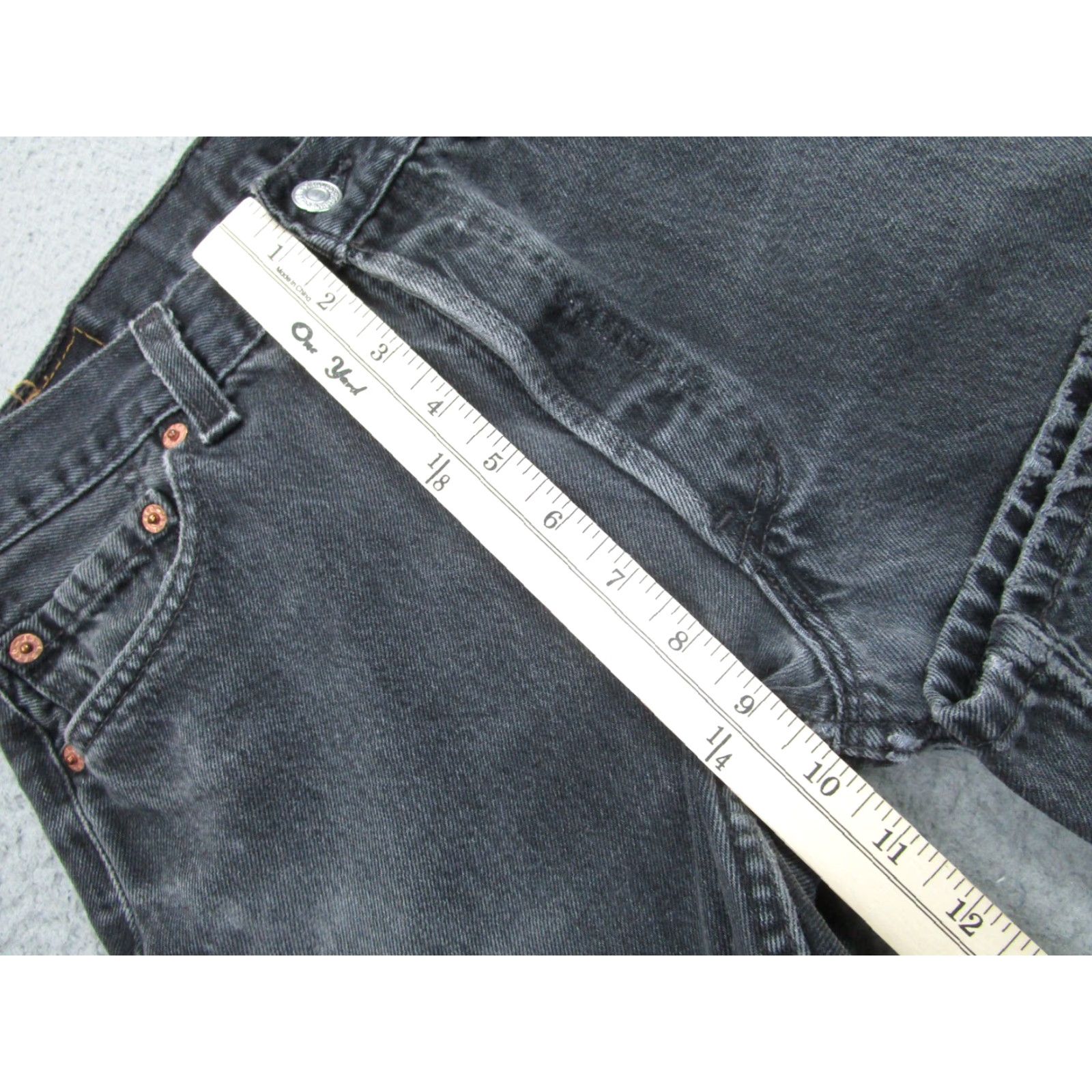 Levi's VINTAGE Levis 501 Jeans Mens 31x30 Student Fit Button Fly Made USA 90s Denim Black Straight Real Leather Patch 100% Cotton Mens Size US 31 - 5 Thumbnail