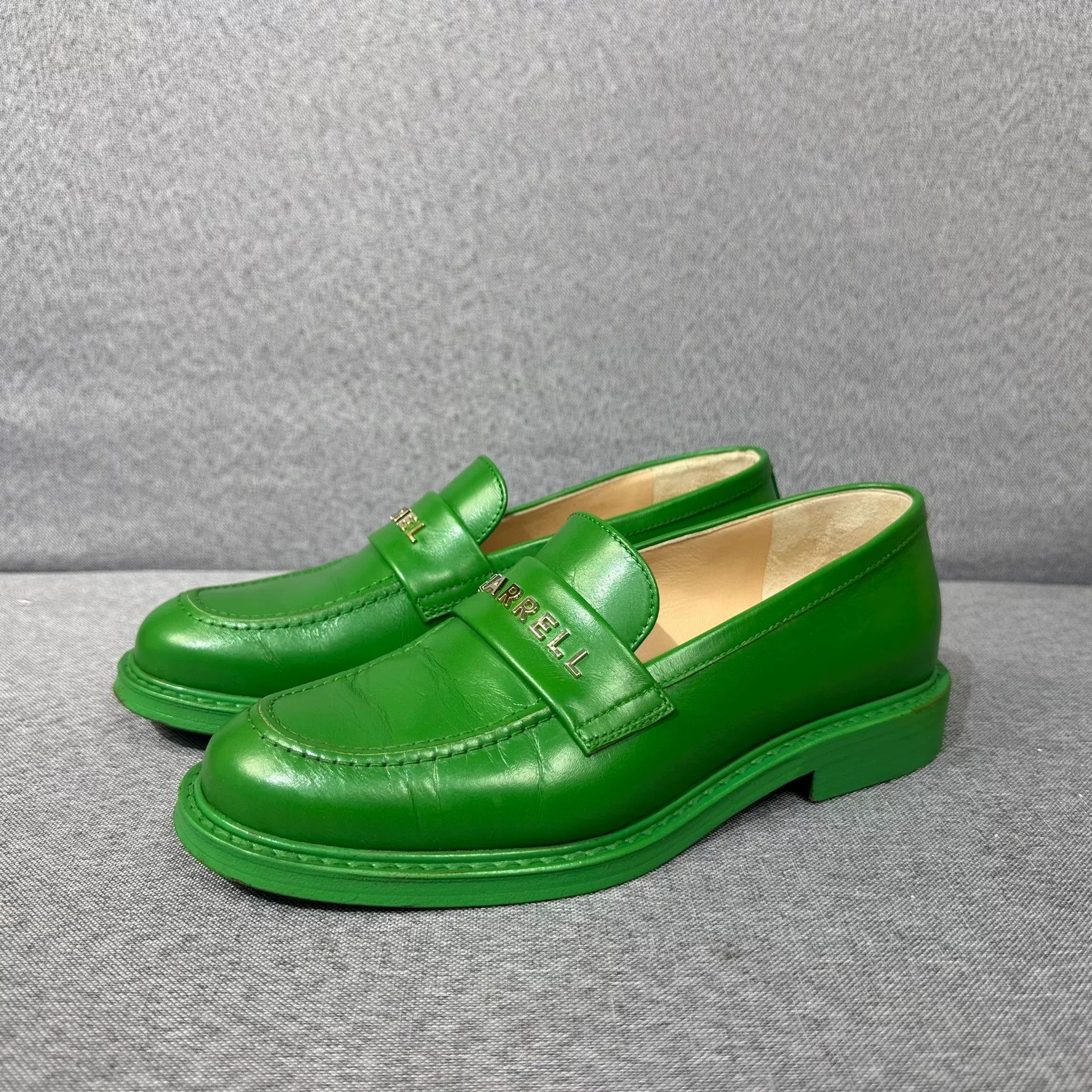 Chanel Chanel Lowtop Sneakers us_8 Women Size US 8 / IT 38 - 1 Thumbnail