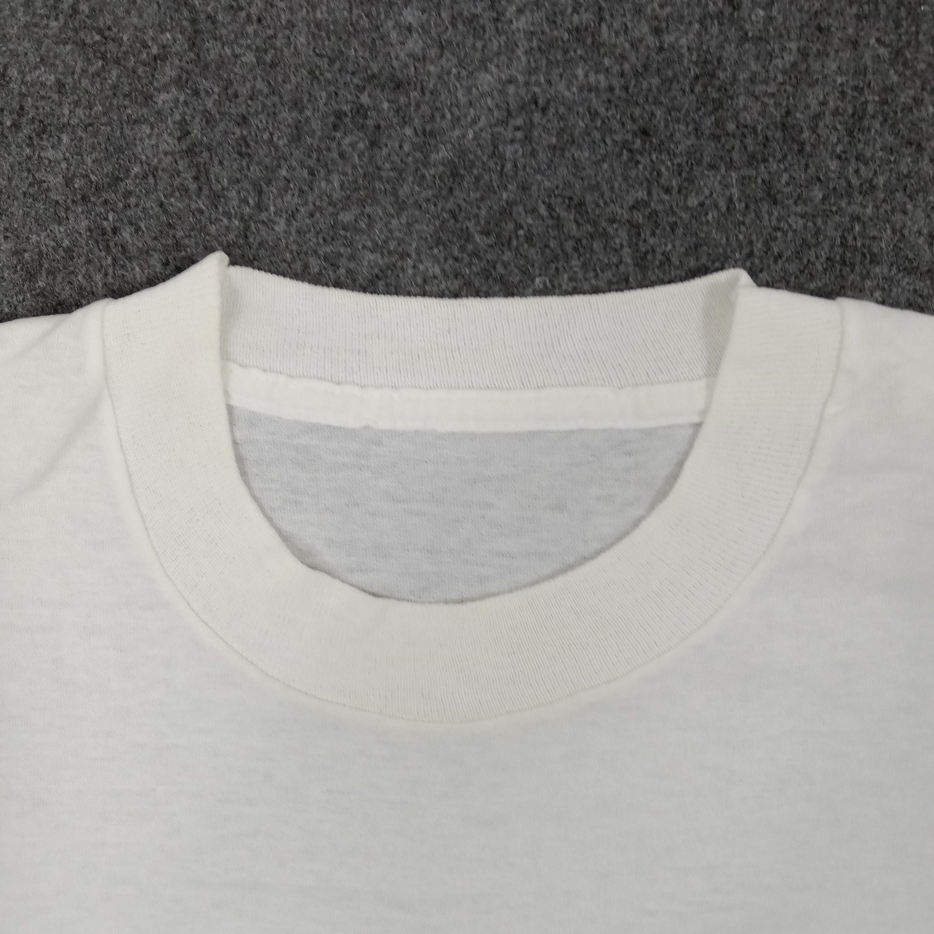 Vintage United Nations American Style Logo Tshirt Size US M / EU 48-50 / 2 - 3 Thumbnail