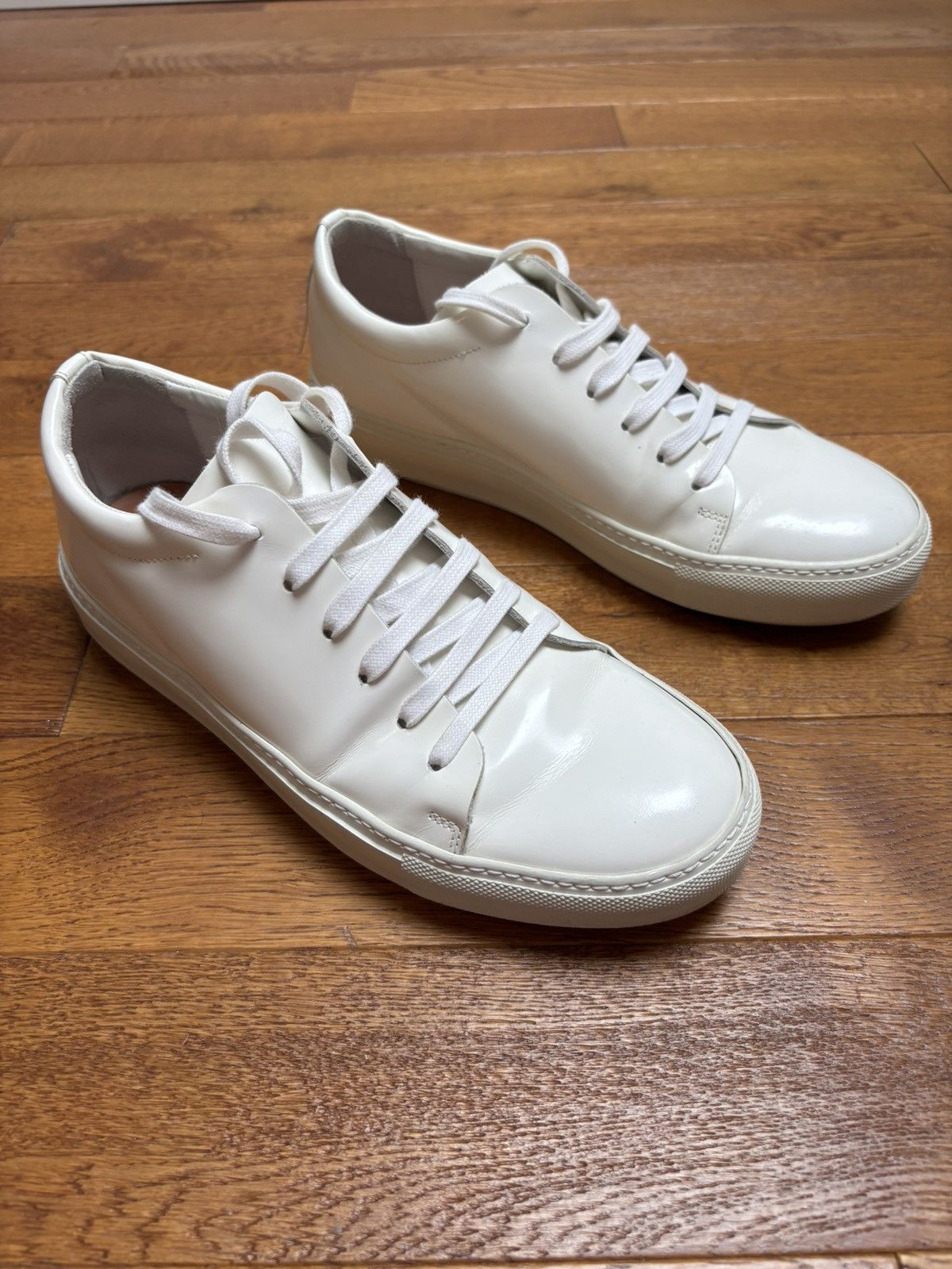 Acne Studios White leather Acne Studios low-top sneakers Size US 7 / EU 40 - 2 Thumbnail