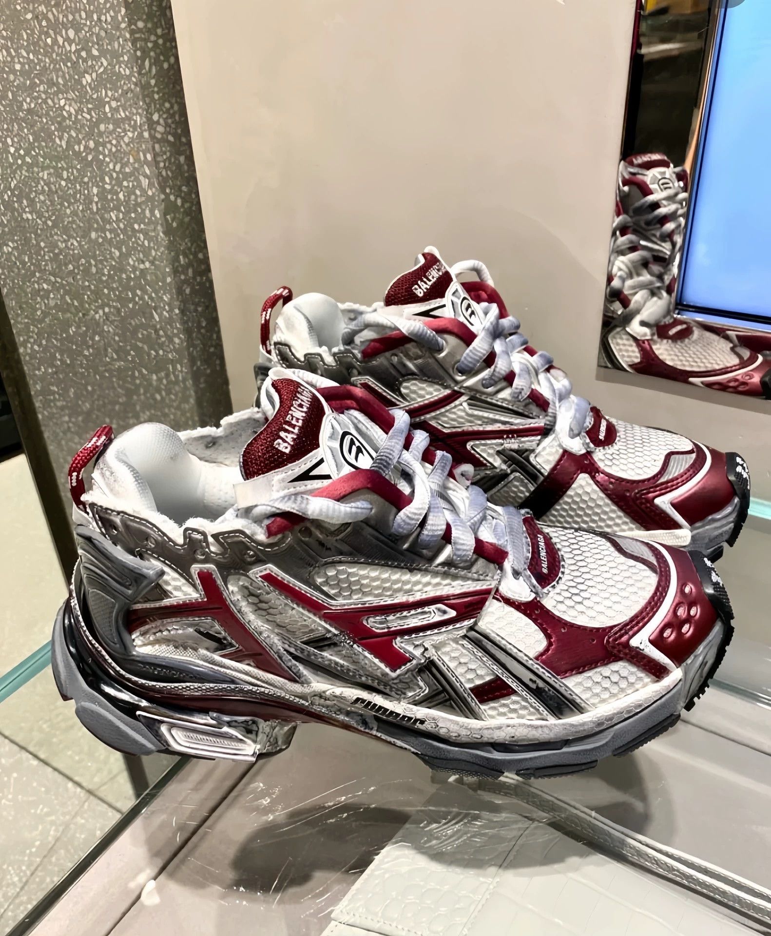 Balenciaga Balenciaga Runner Wine Red 37 Near New Bieber Size US 5 / IT 35 - 1 Thumbnail