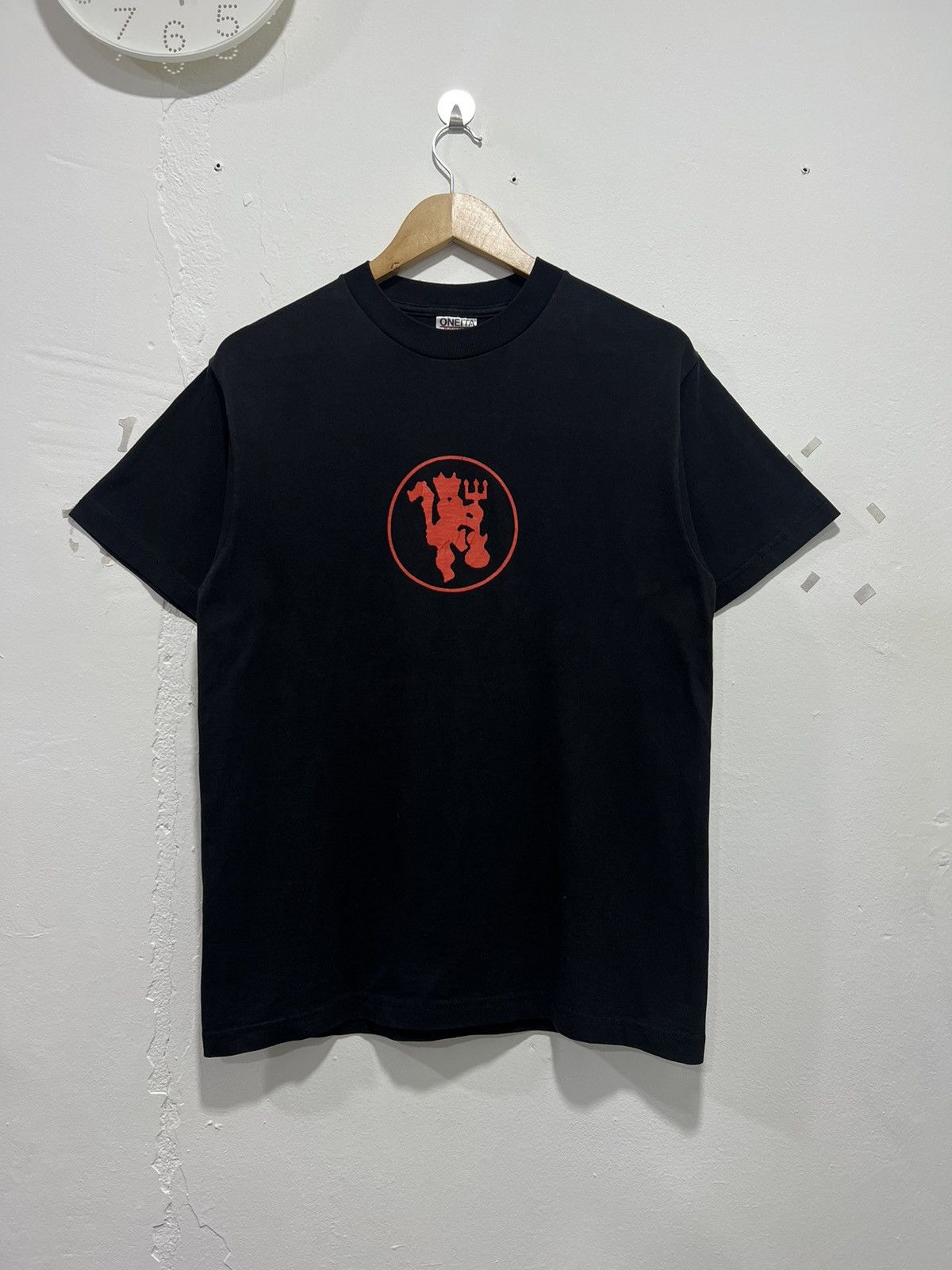 Vintage Vintage 90’s Manchester United Og Logo Tshirt Size US M / EU 48-50 / 2 - 1 Thumbnail