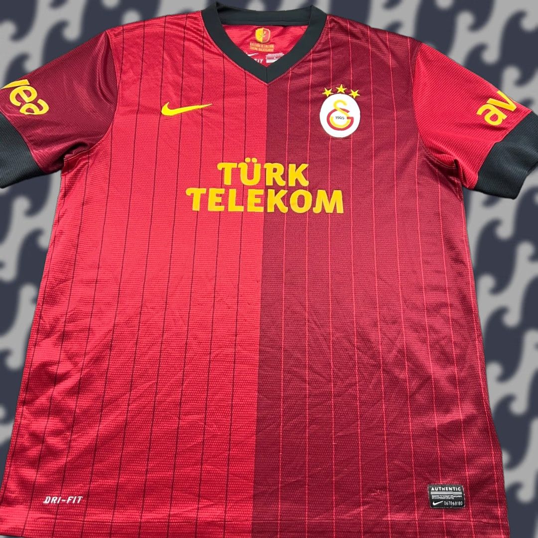 Nike Nike Galatasaray 2012 2013 Third Football Jersey Shirt L Red Nike Soccer Shirt Mens Size US L / EU 52-54 / 3 - 1 Thumbnail