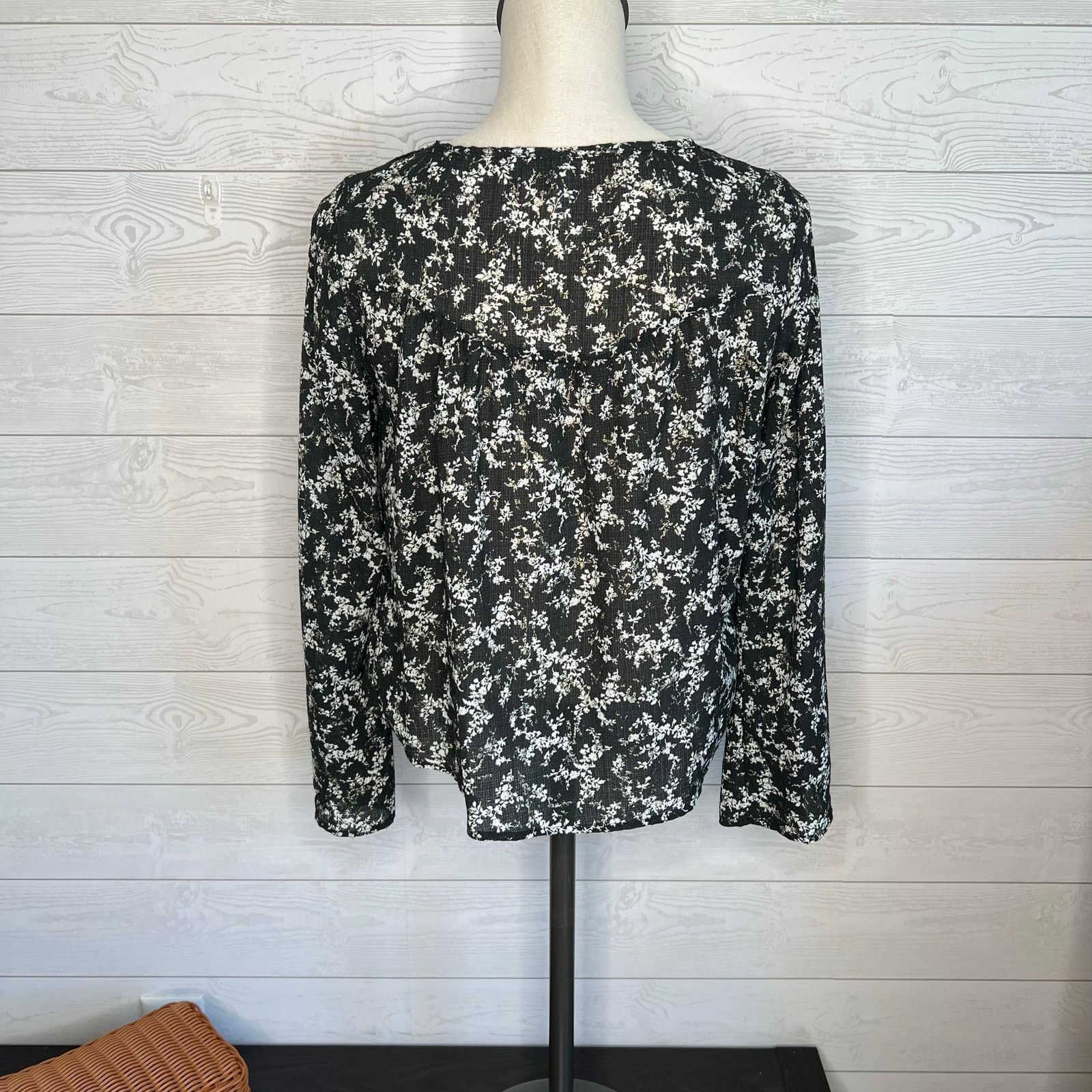 Other Xhilaration black floral print top with crochet yoke Size M Size M / US 6-8 / IT 42-44 - 7 Thumbnail