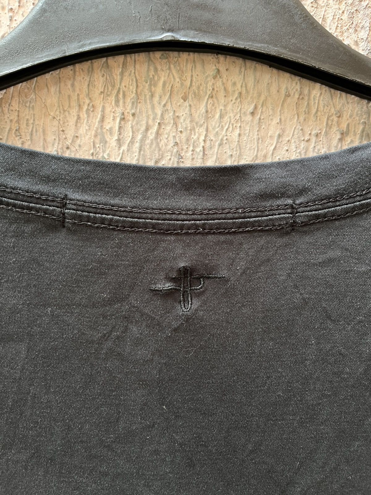 NO ID NO ID Vneck Japanese vkei Size US M / EU 48-50 / 2 - 4 Thumbnail