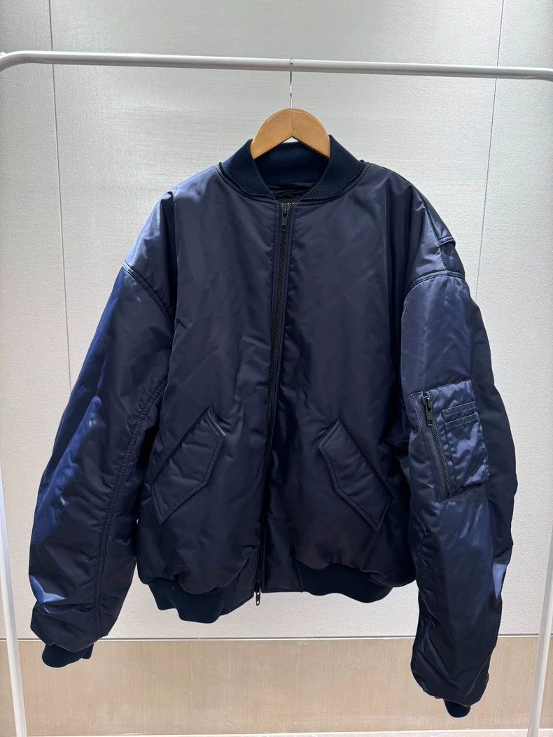 Balenciaga Balenciaga Bomber Jacket in Navy Color Size US S / EU 44-46 / 1 - 5 Thumbnail