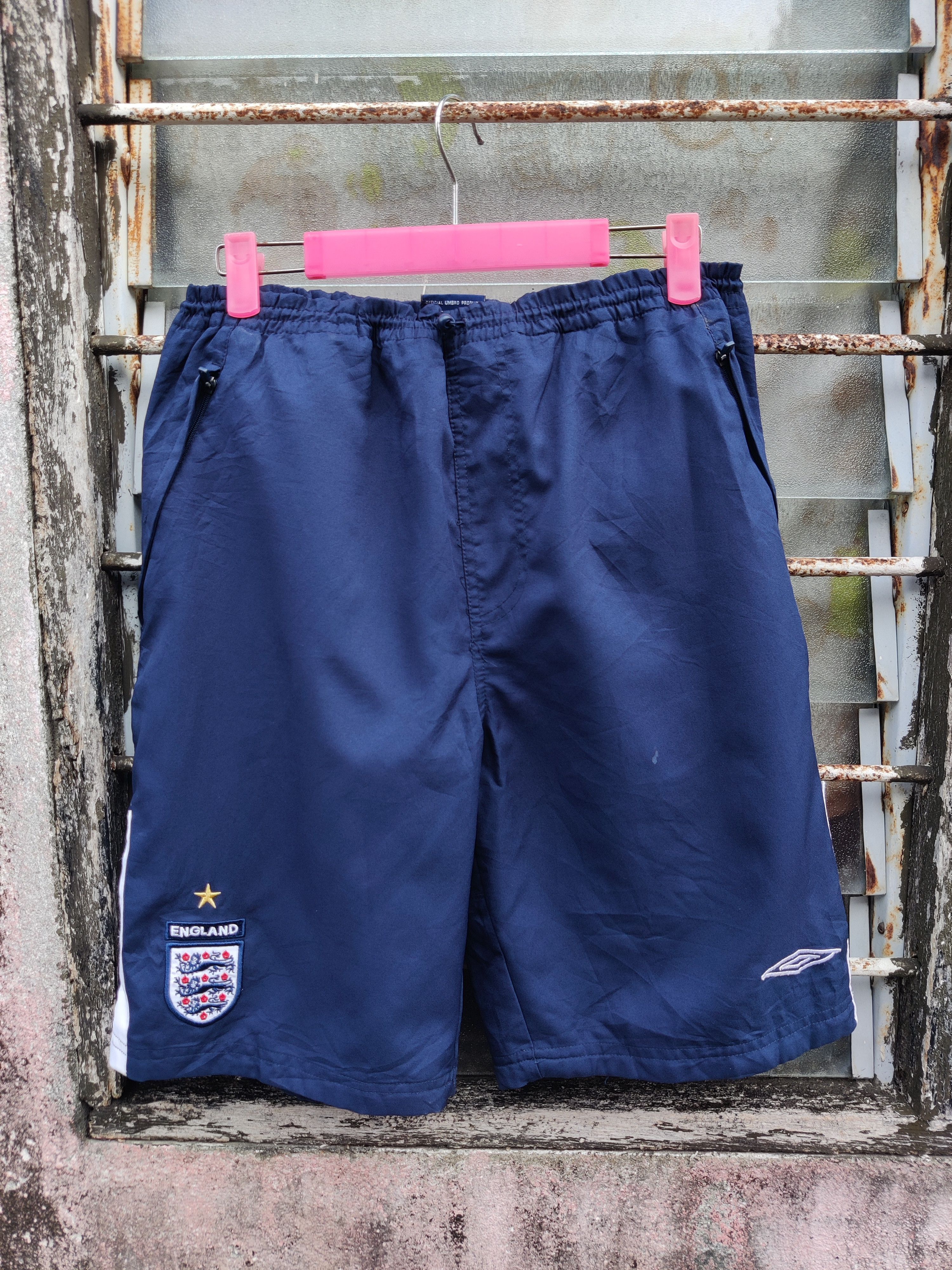 Umbro Vintage Umbro England National Training Shorts Size US 30 / EU 46 - 2 Thumbnail