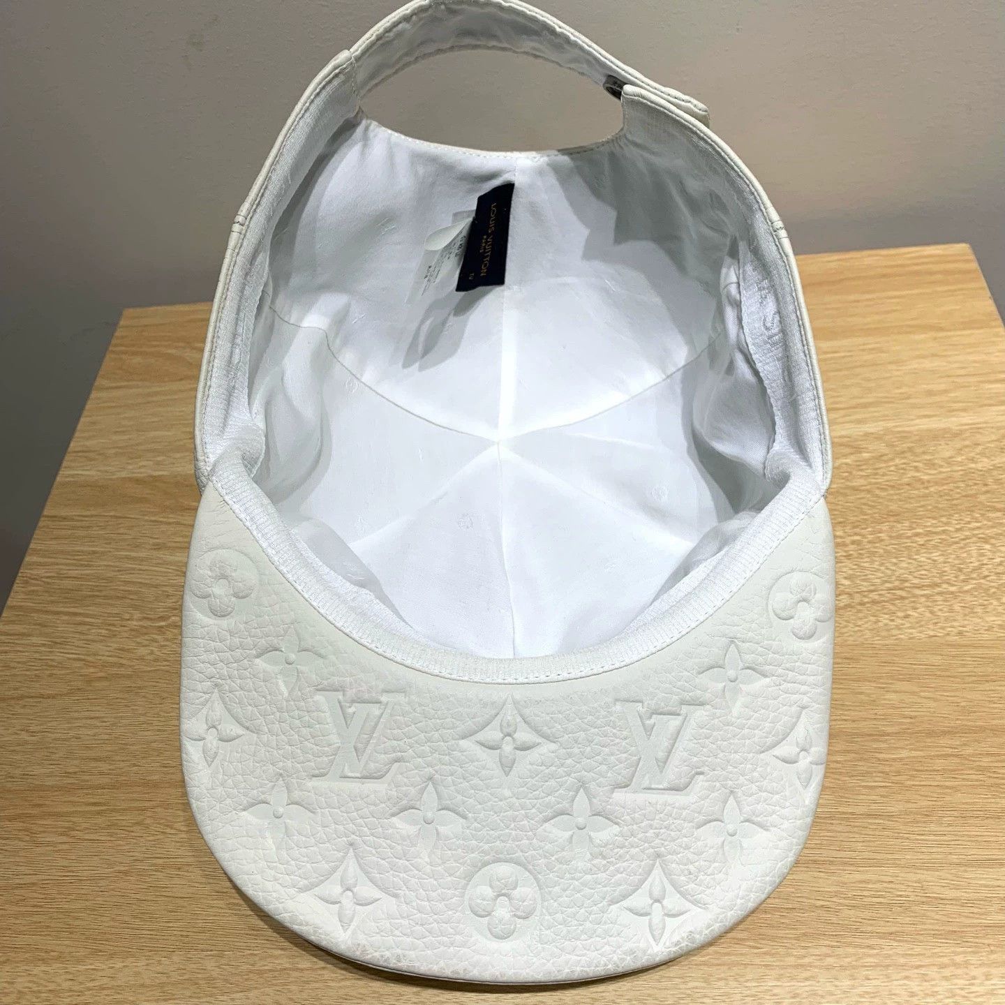 Louis Vuitton 99% new condition Louis Vuitton full leather baseball cap Size ONE SIZE - 7 Thumbnail