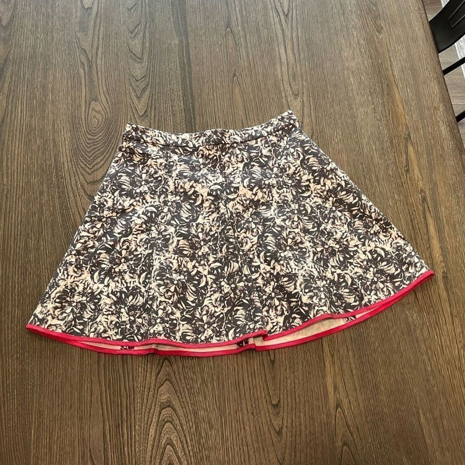 Club Monaco Club Monaco Pink Gray White Floral Circle Skirt Mini Size 0 Size 25" / US 0 / IT 36 - 1 Thumbnail