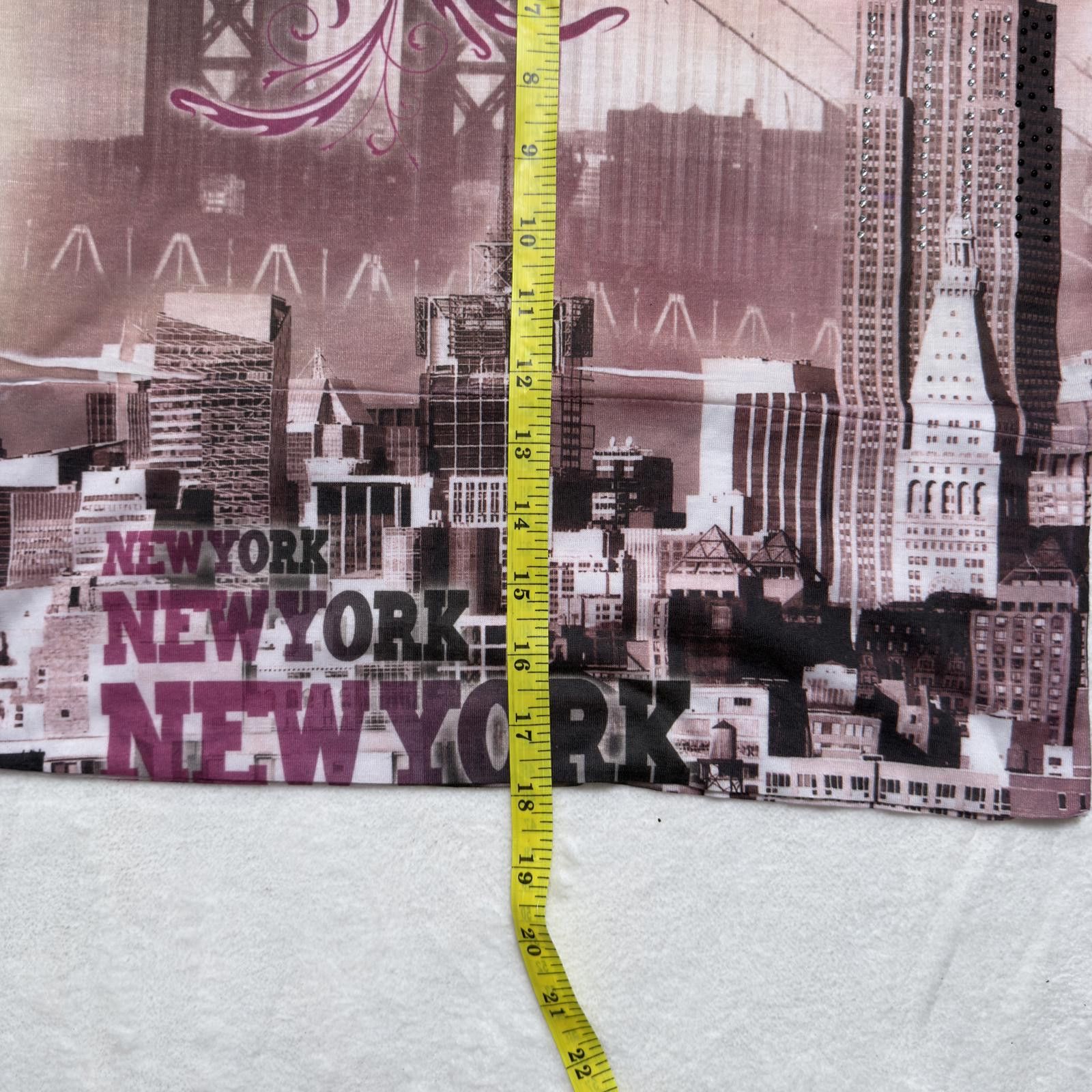 The Unbranded Brand Y2K NY Graphic Lace Top Cityscape Batwing Sleeves Size XL / US 12-14 / IT 48-50 - 7 Thumbnail
