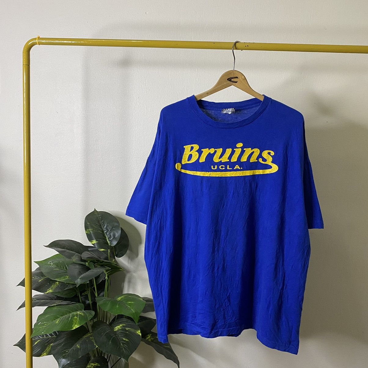 Other Vintage 1990s UCLA Bruins University Collegiate NCAA Tee Size US XXL / EU 58 / 5 - 1 Thumbnail