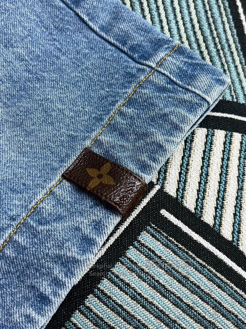 Louis Vuitton Louis Vuitton High-waisted denim shorts Size 33" - 4 Thumbnail