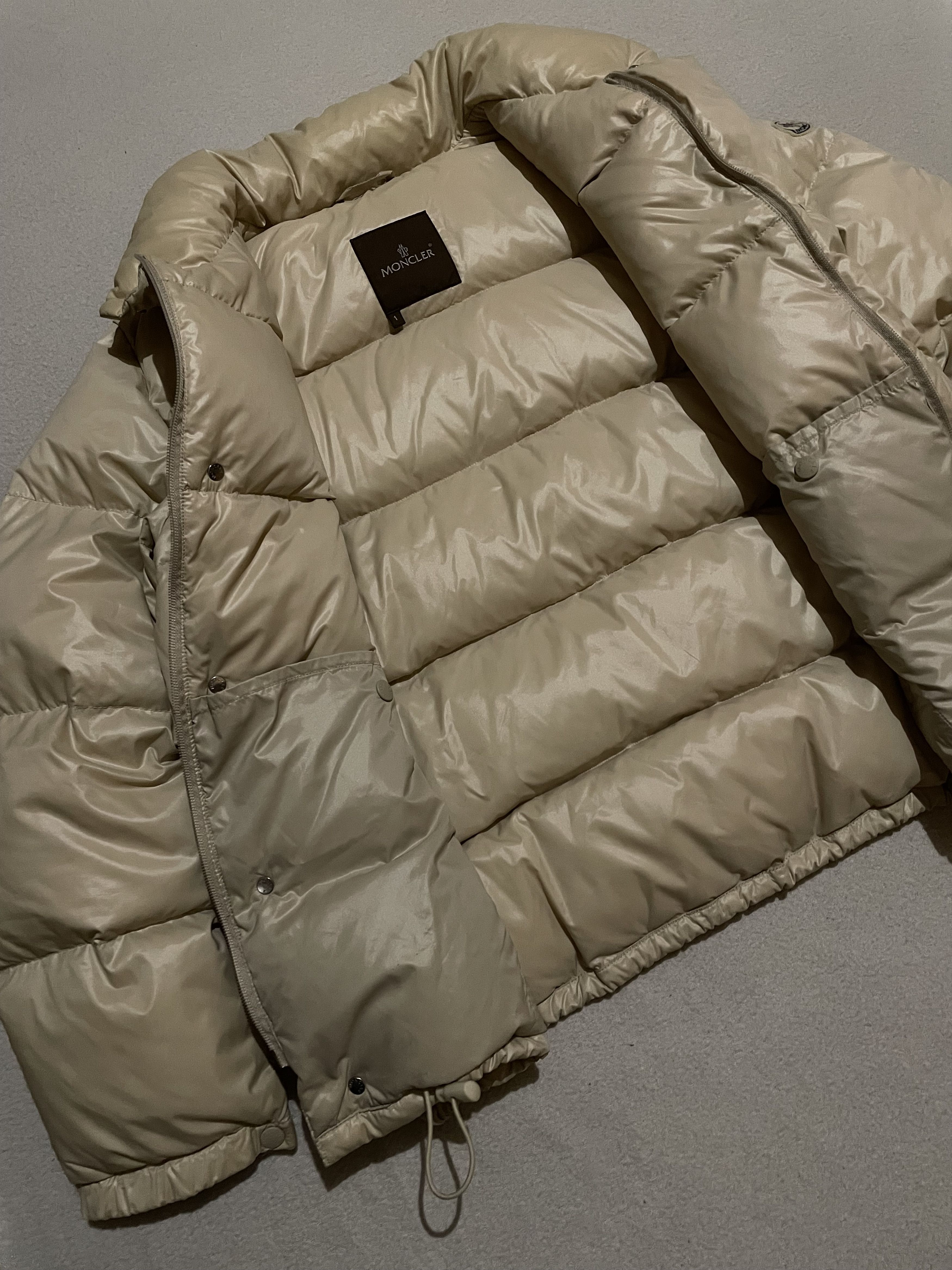 Moncler Vintage Biege Moncler Puffer Down Jacket | S-M size Size US M / EU 48-50 / 2 - 5 Thumbnail
