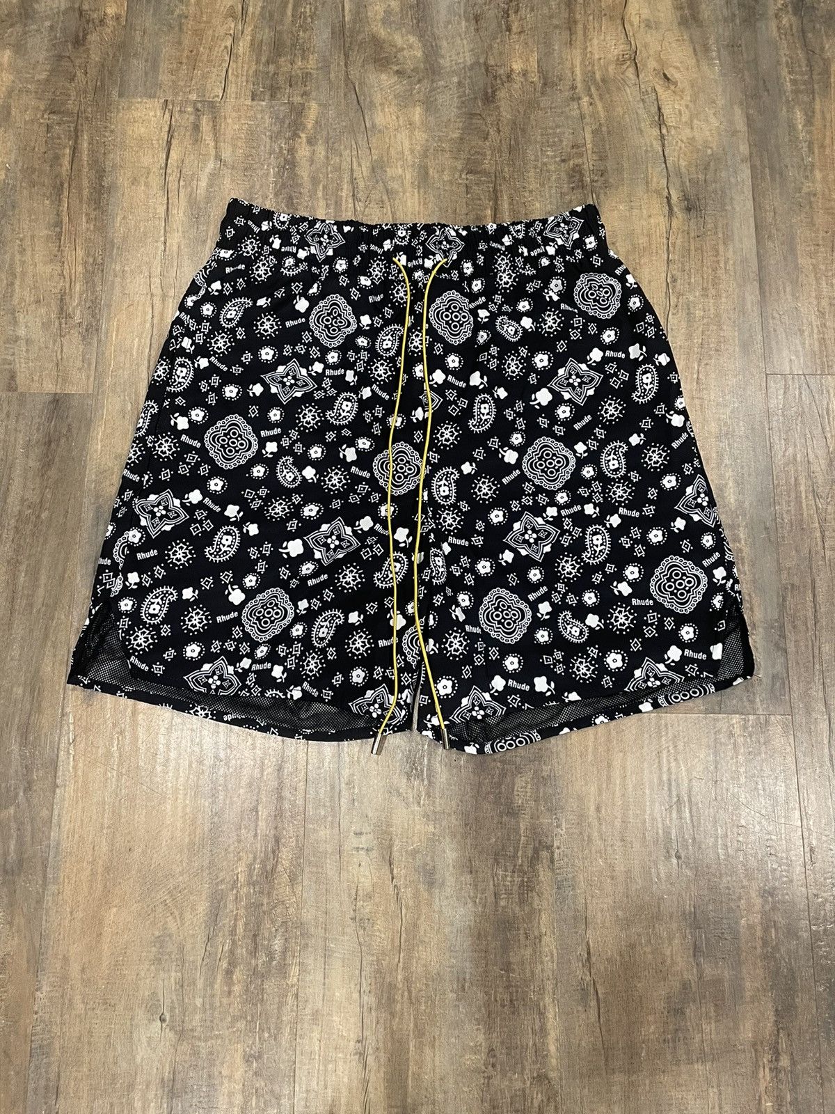 Rhude NEW Rhude Bandana Paisley Logo Shorts Black Spell Out Size US 34 / EU 50 - 1 Thumbnail