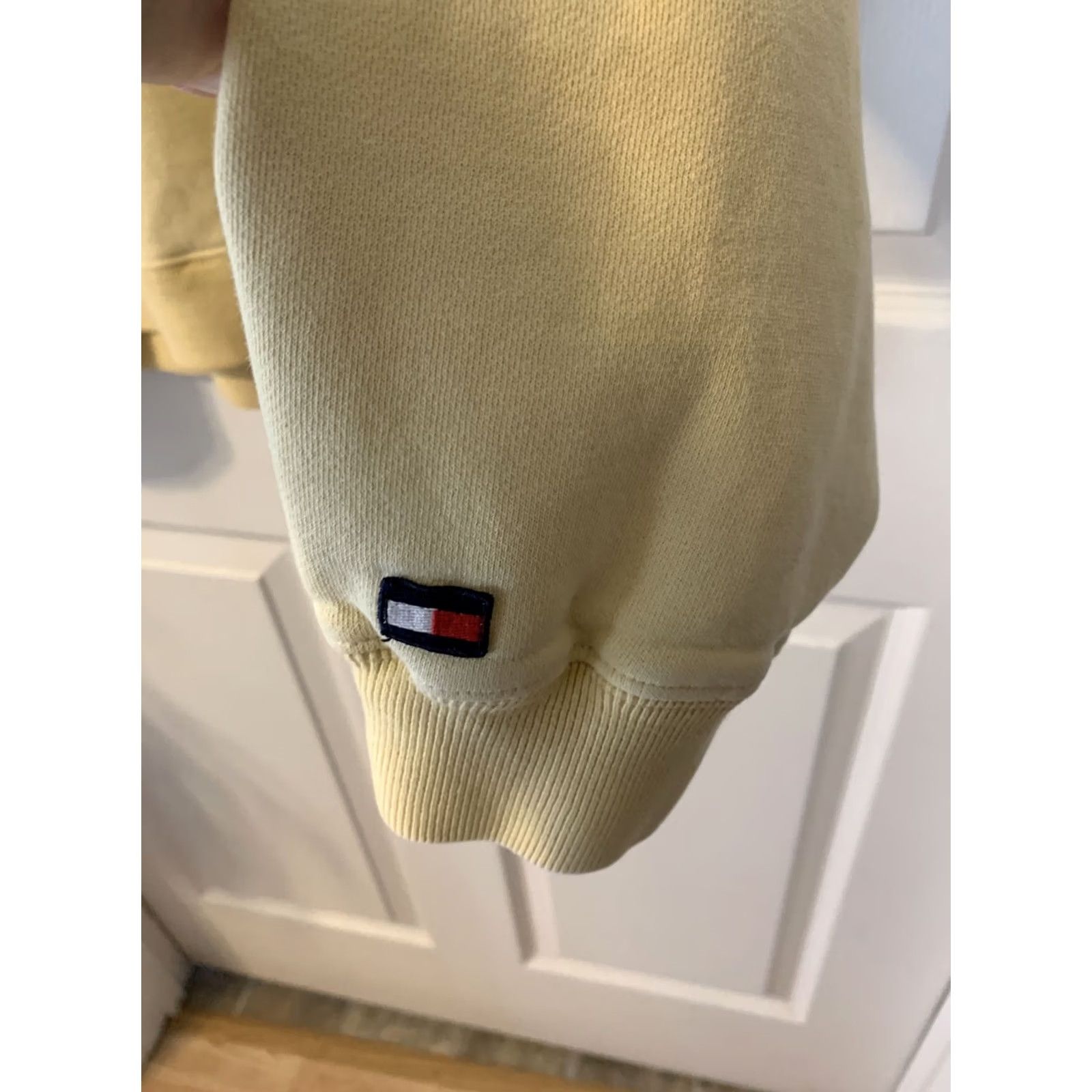 Tommy Hilfiger VINTAGE Tommy Hilfiger Yellow Crew Neck Pullover Sweater Womens XL Size Regular Knit Solid 90s Classic Sports Shirt Size XL / US 12-14 / IT 48-50 - 5 Thumbnail