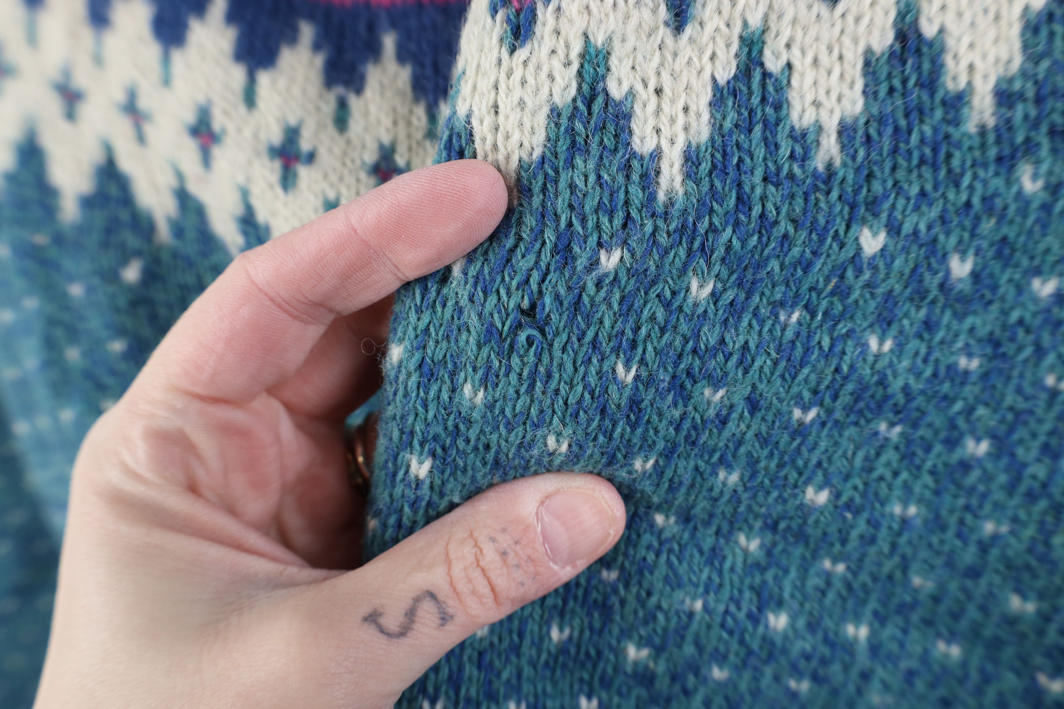 Woolrich Woolen Mills Vintage 90s Woolrich Fairy Kei Heart Fair Isle Sweater Size S / US 4 / IT 40 - 4 Thumbnail