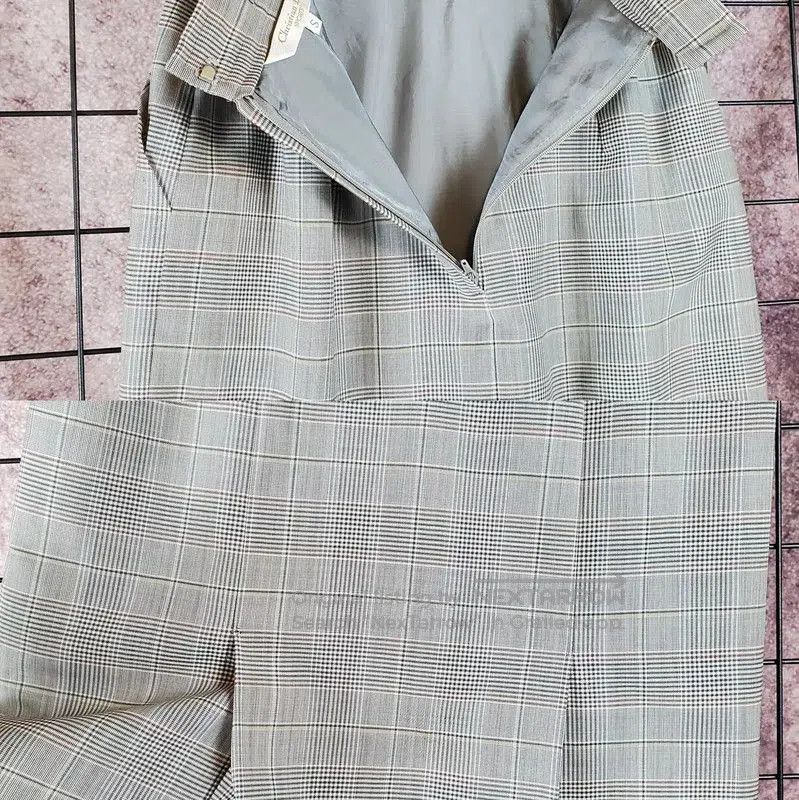 Dior Dior Light Gray Wool Midi Skirt . Size 23" - 4 Thumbnail