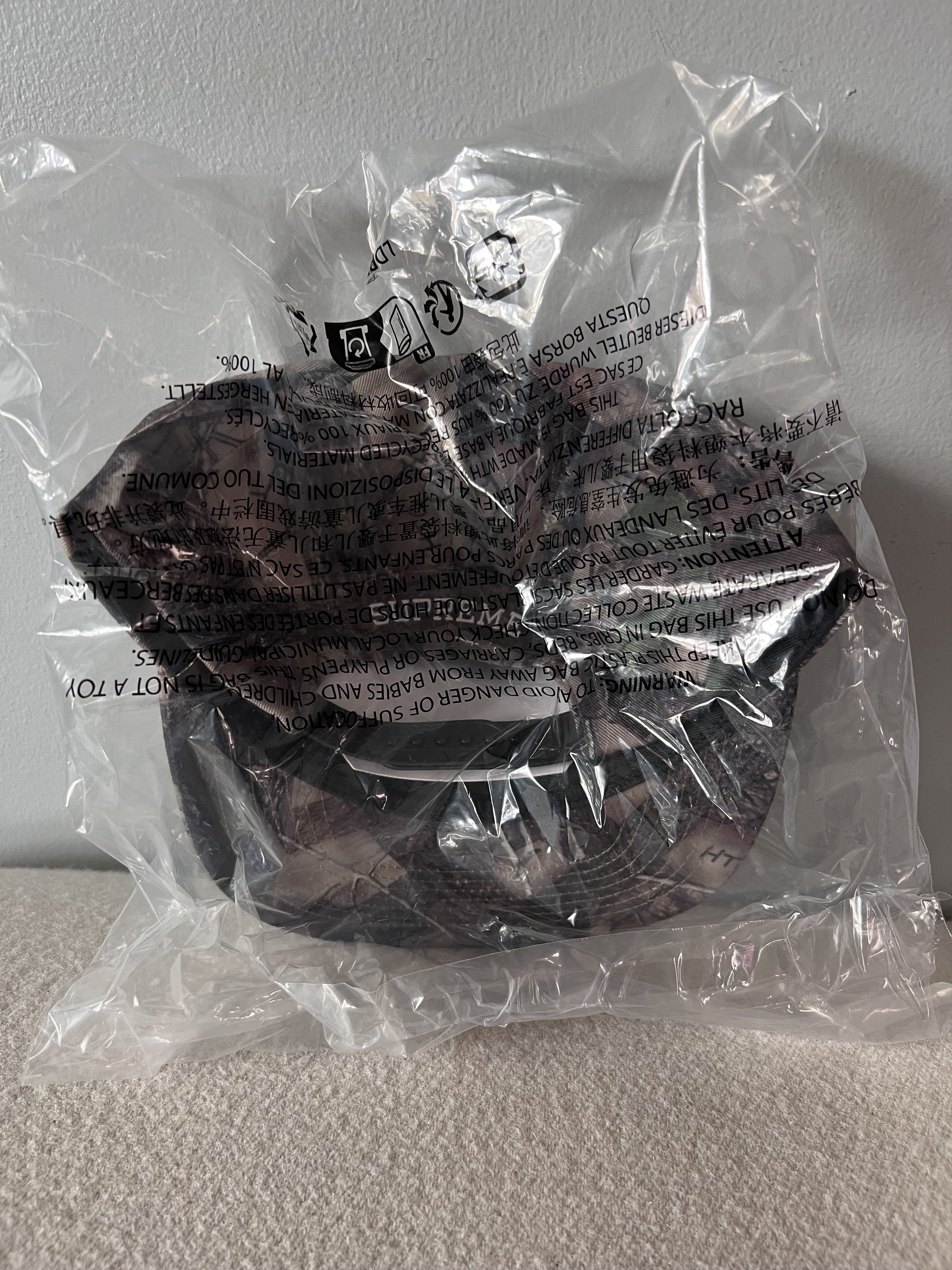 Supreme Supreme Rhinestone 5 Panel Snapback in HTC Realtree Camo Size ONE SIZE - 3 Thumbnail