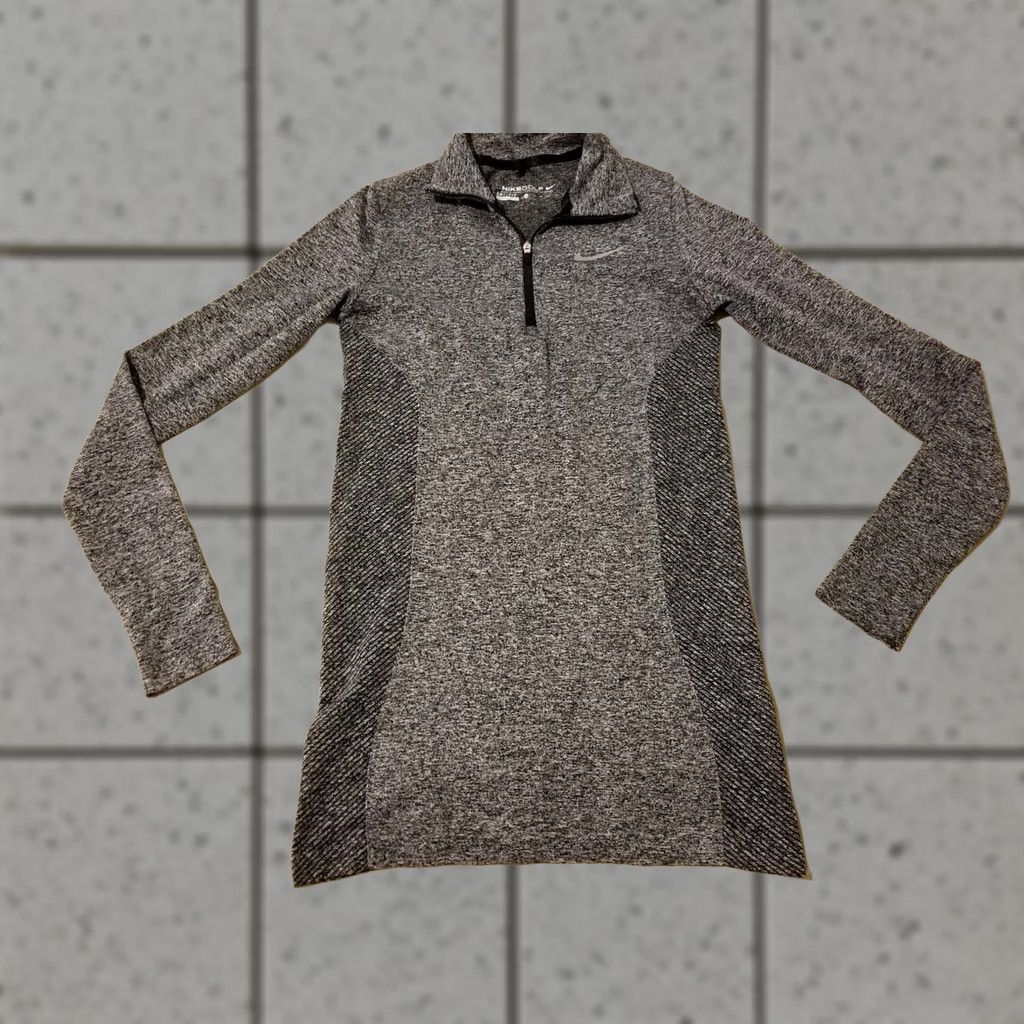 Nike Womens Nike Shirt XS Gray Long Sleeve Athletic Half Zip Size XS / US 0-2 / IT 36-38 - 1 Thumbnail