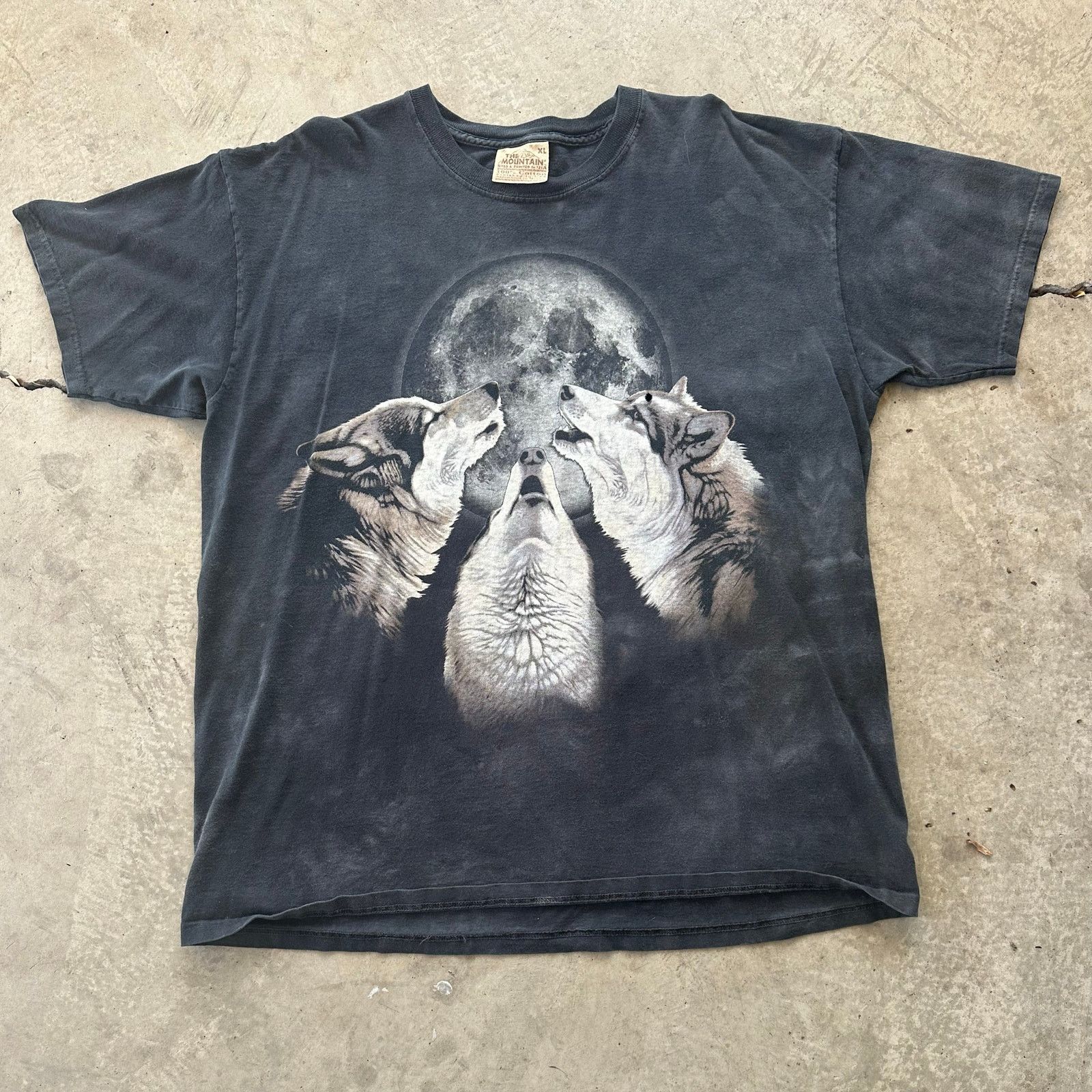 Other Three wolves howling at the moon XL the mountain Size US XL / EU 56 / 4 - 1 Thumbnail