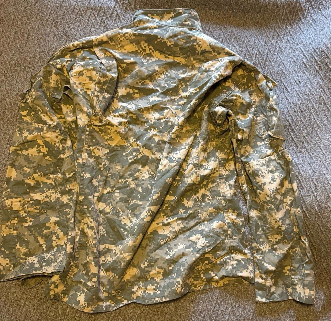 Under Armour Army Digital Camo Uniform Jacket Small Reg Size US S / EU 44-46 / 1 - 2 Thumbnail