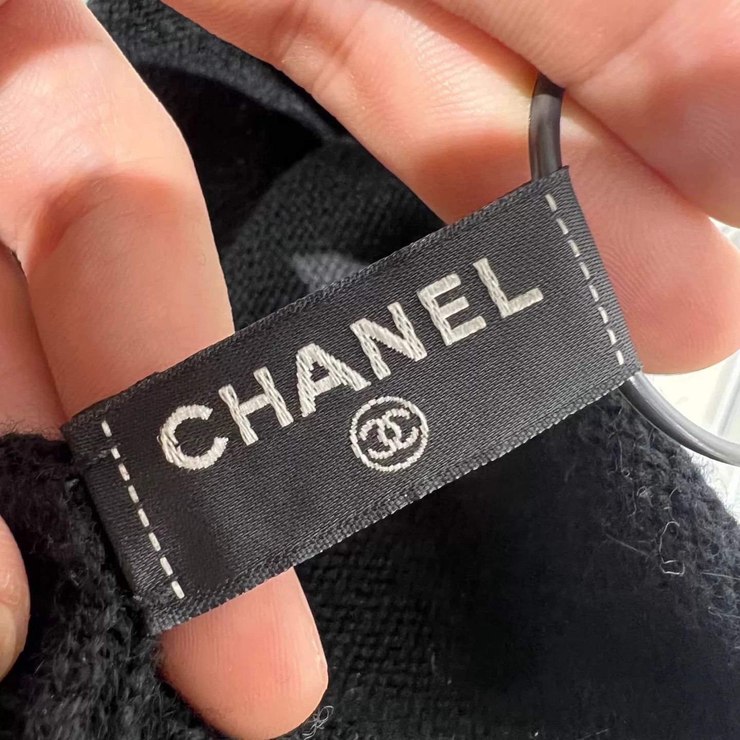 Chanel Chanel Gold CC Embroidered Logo Beanie New Size ONE SIZE - 3 Thumbnail