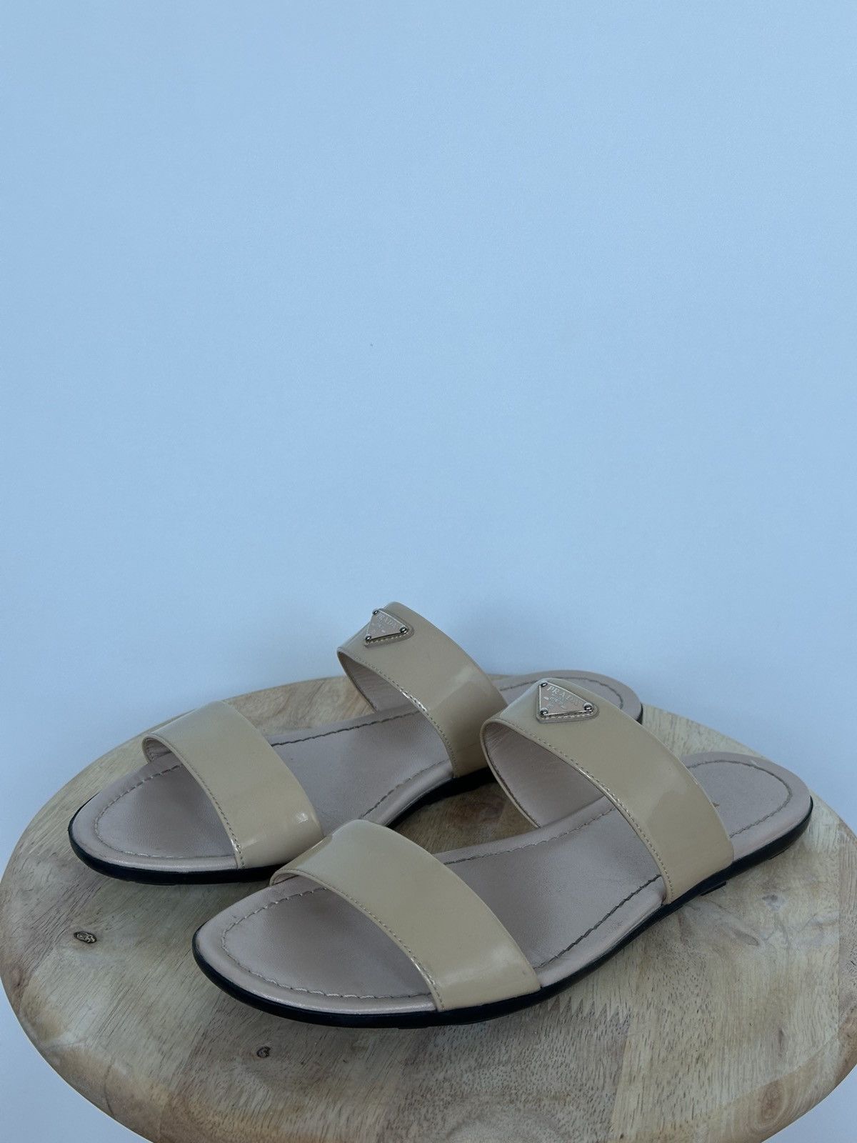 Designer × Prada Prada patent leather sandals metal logo Size US 9 / IT 39 - 1 Thumbnail