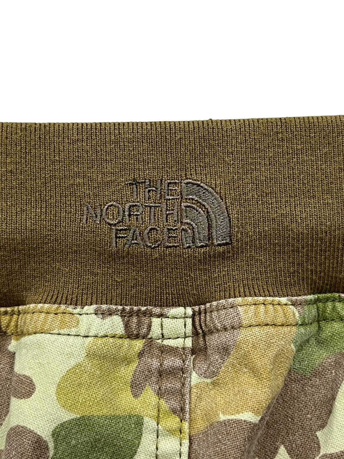 The North Face Rare TNF Japan Duck Camo Drawstring Shorts BAPE Style Y2K Size US 34 / EU 50 - 4 Thumbnail