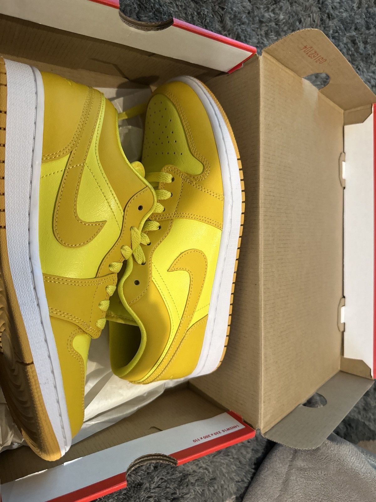 Nike Wmns Air Jordan 1 low yellow strike Size US 9.5 / IT 39.5 - 8 Thumbnail