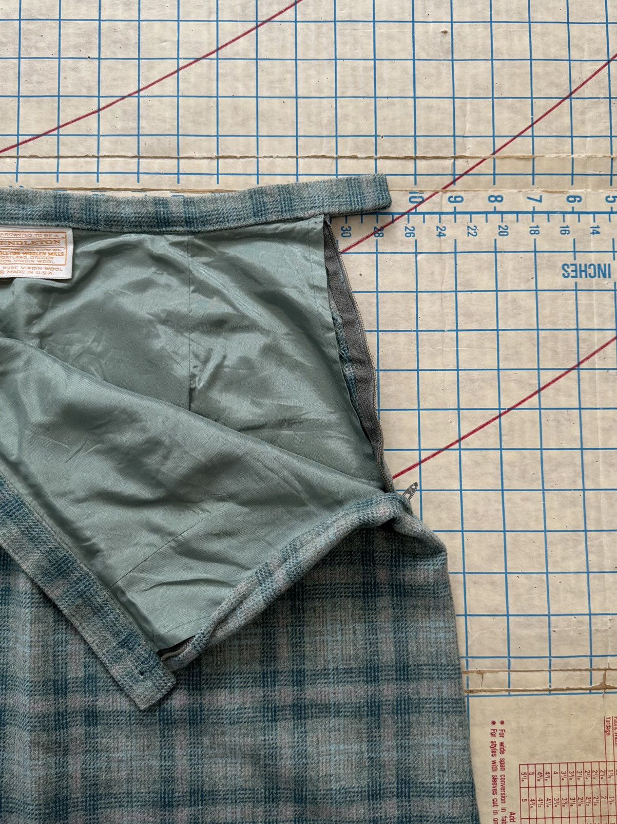 Pendleton × Vintage Vintage Pendleton Wool Plaid Skirt Made in USA Blue Size 28" / US 6 / IT 42 - 9 Thumbnail