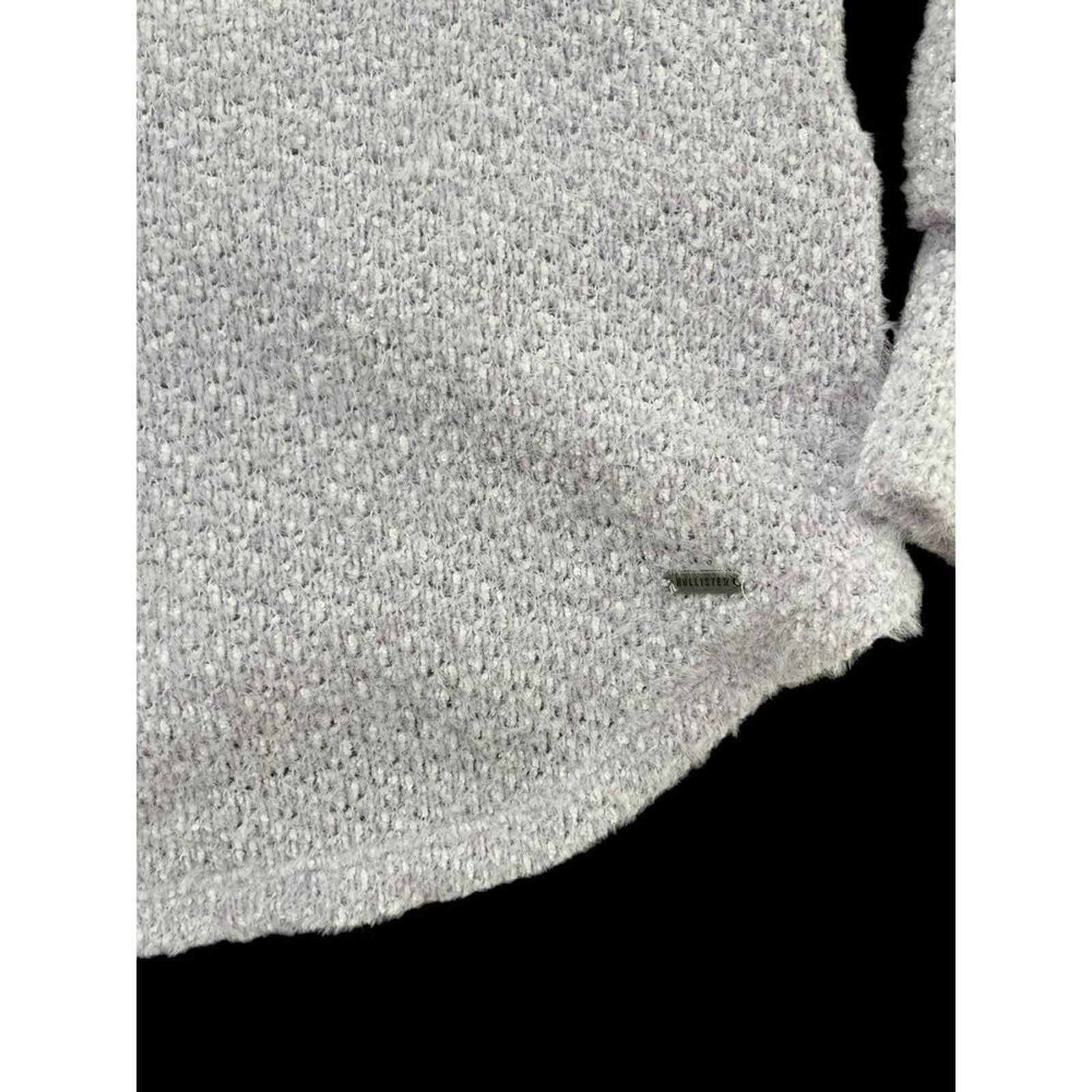 Unknown London Cozy V-Neck Lightweight Sweater for Women Size ONE SIZE - 4 Thumbnail
