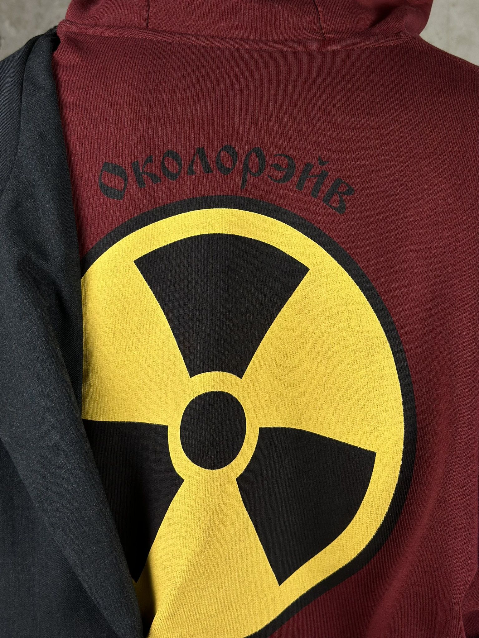 Gosha Rubchinskiy Gosha Rubchinskiy SS2018 Okolorave hybrid hoodie in burgundy Size US M / EU 48-50 / 2 - 3 Thumbnail