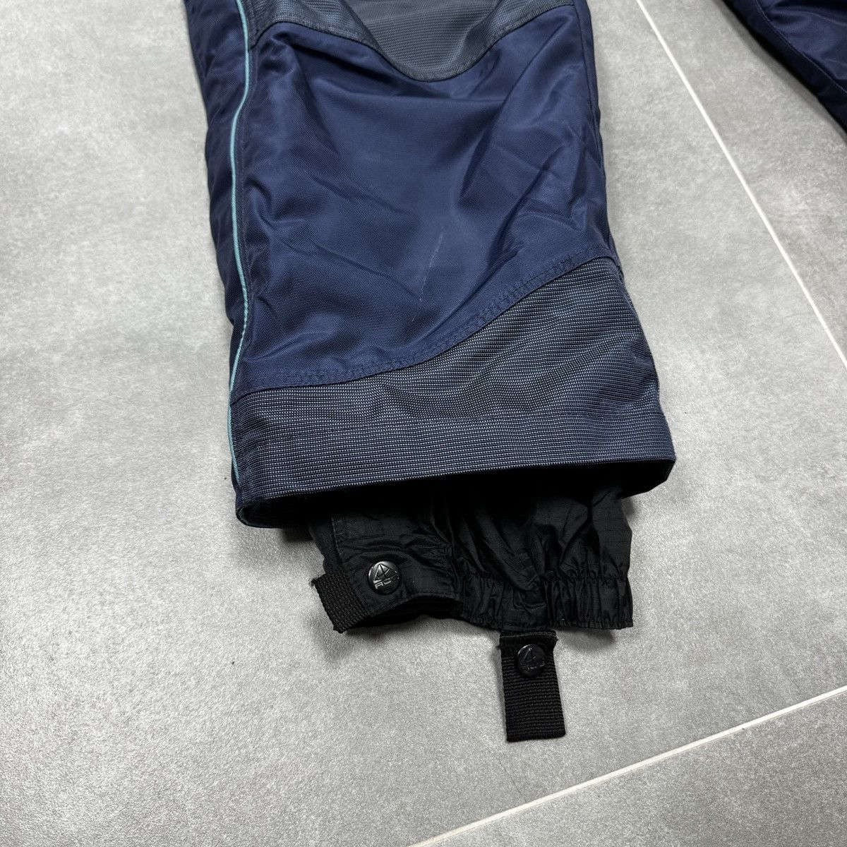 Nike ACG Vintage Nike ACG Full Side Zip Ski Snow Pants 90s Men Size US 30 / EU 46 - 7 Thumbnail
