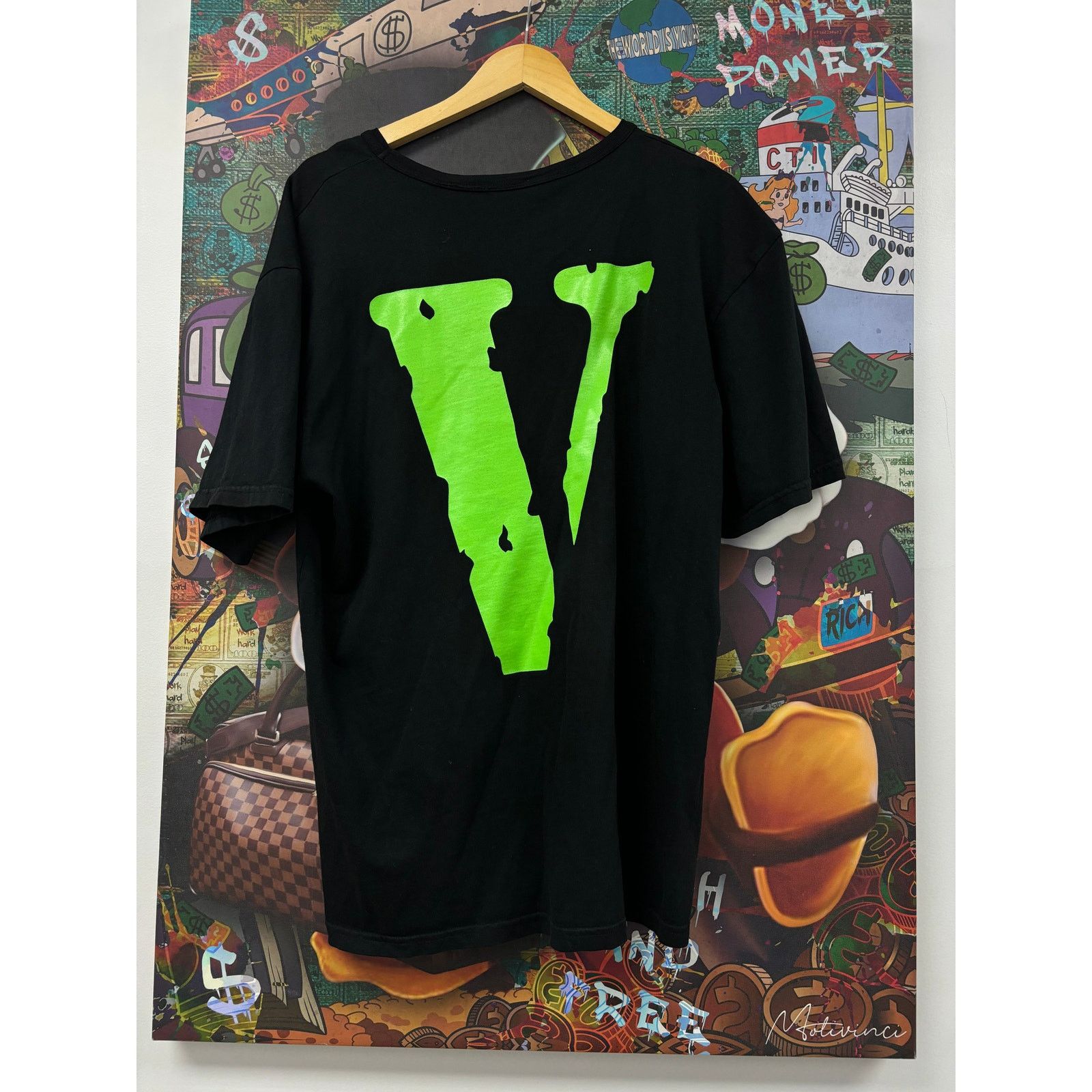 Vlone VLONE Friends Tee Black Neon Used Medium Size US M / EU 48-50 / 2 - 2 Thumbnail