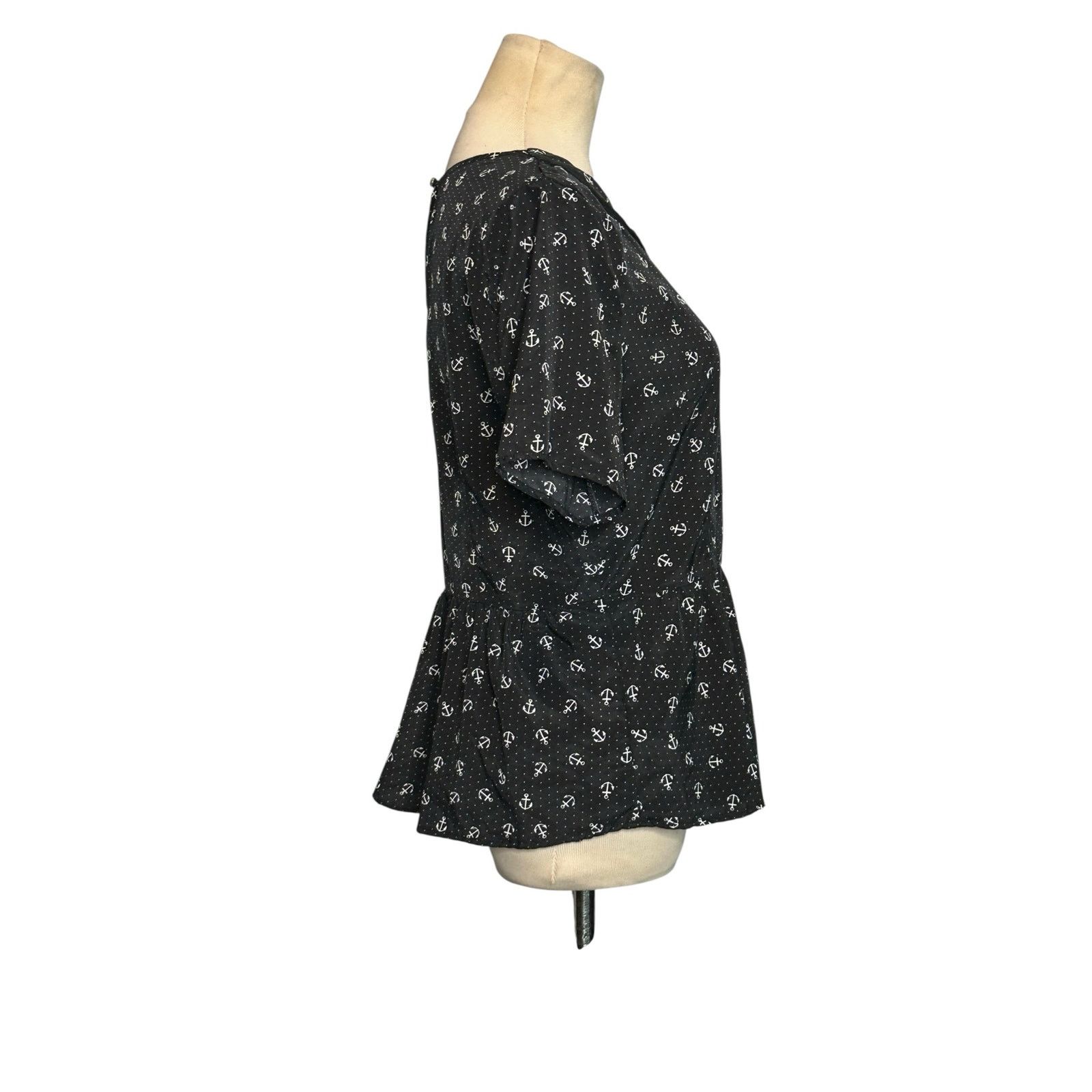 Forever 21 Forever 21 anchor print short sleeves blouse size medium Size M / US 6-8 / IT 42-44 - 6 Thumbnail