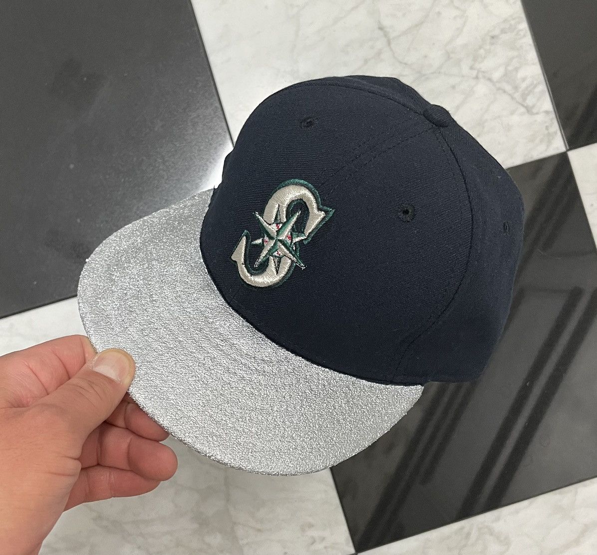 New Era 🔥 Vintage customized Mariners fitted hat size 7 1/4 Size ONE SIZE - 3 Thumbnail